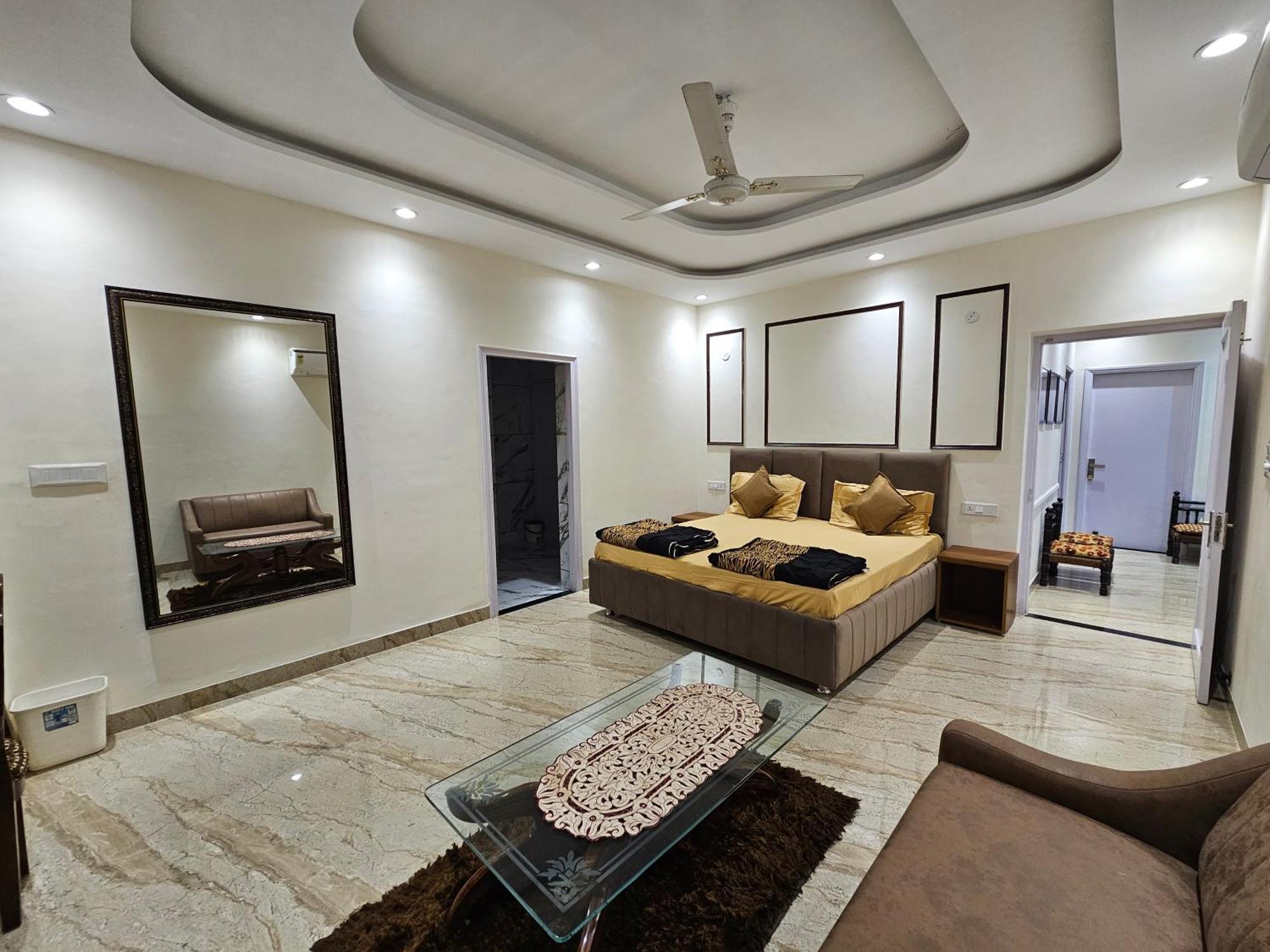 Ankhi's With Parking Amritsar