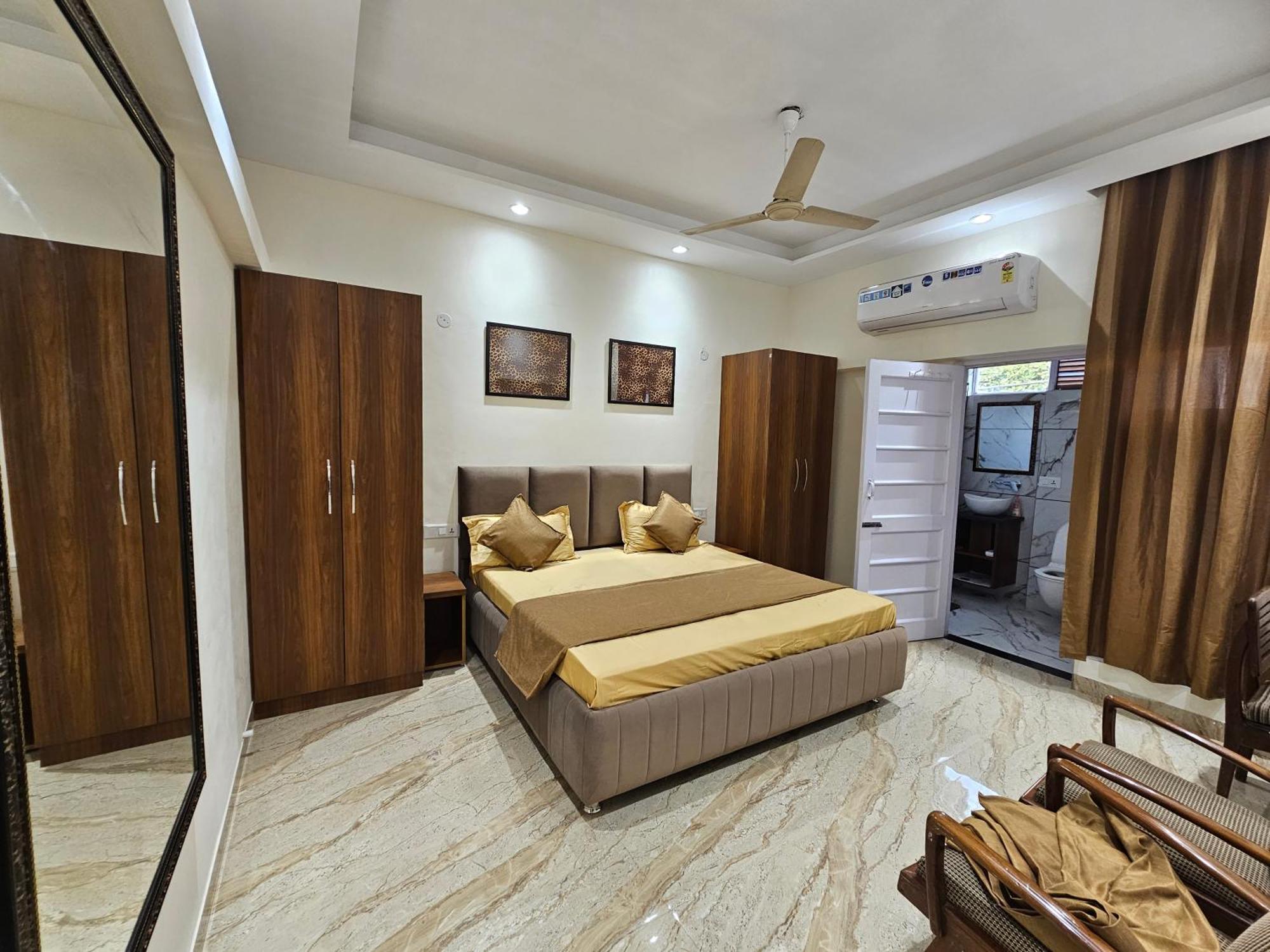 Ankhi's With Parking * Amritsar