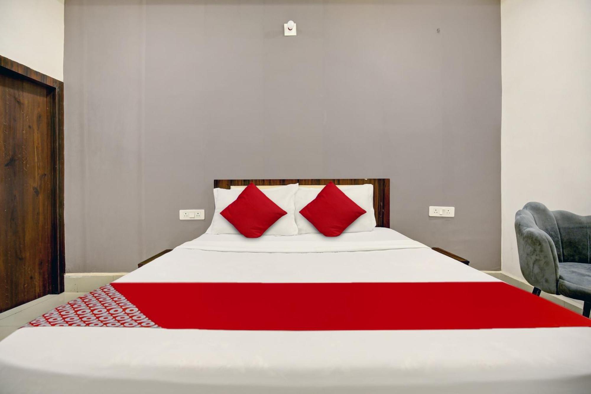 Hotel Oyo Flagship Inder Amritsar