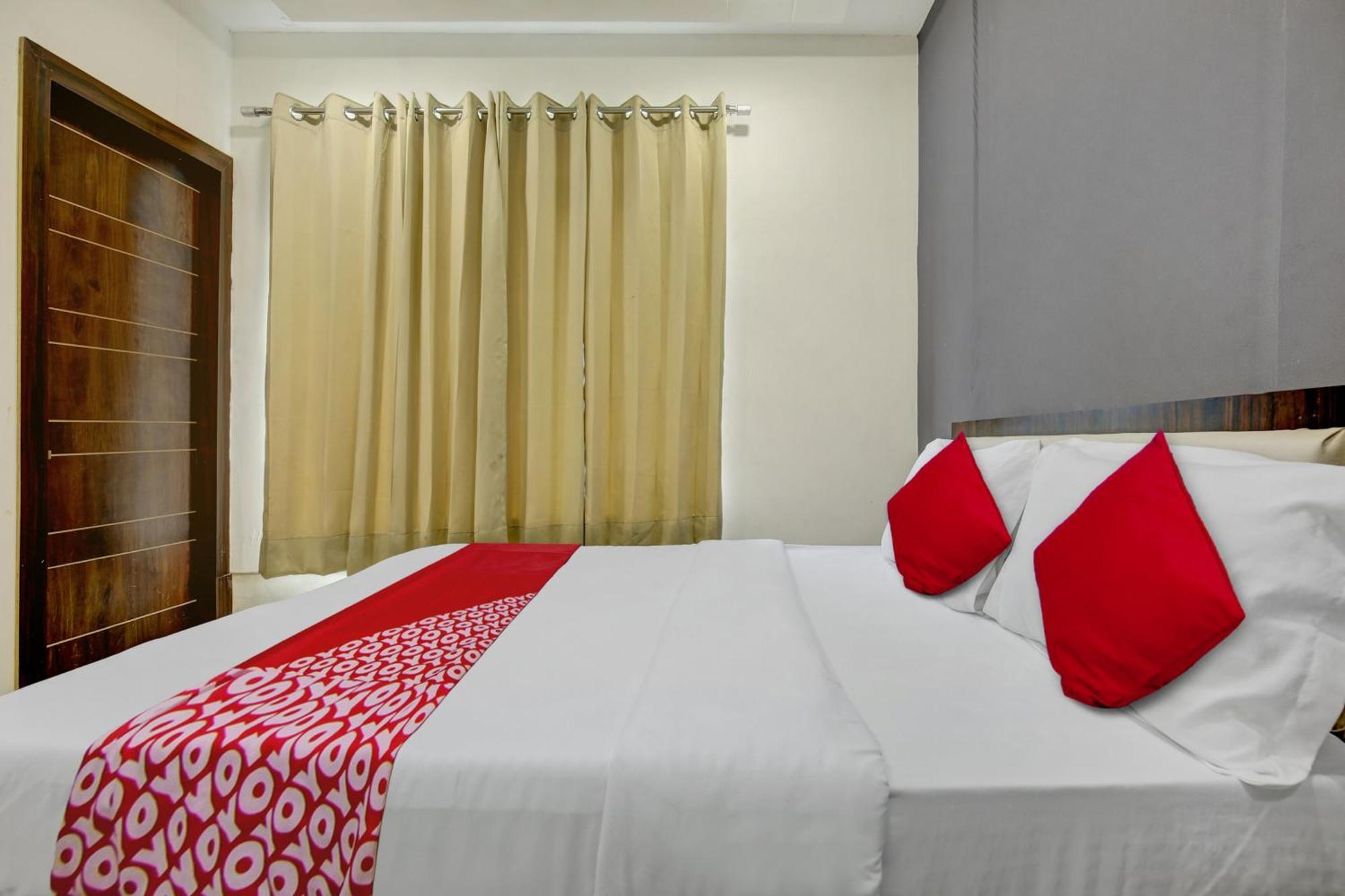 Hotel Oyo Flagship Inder 3*
