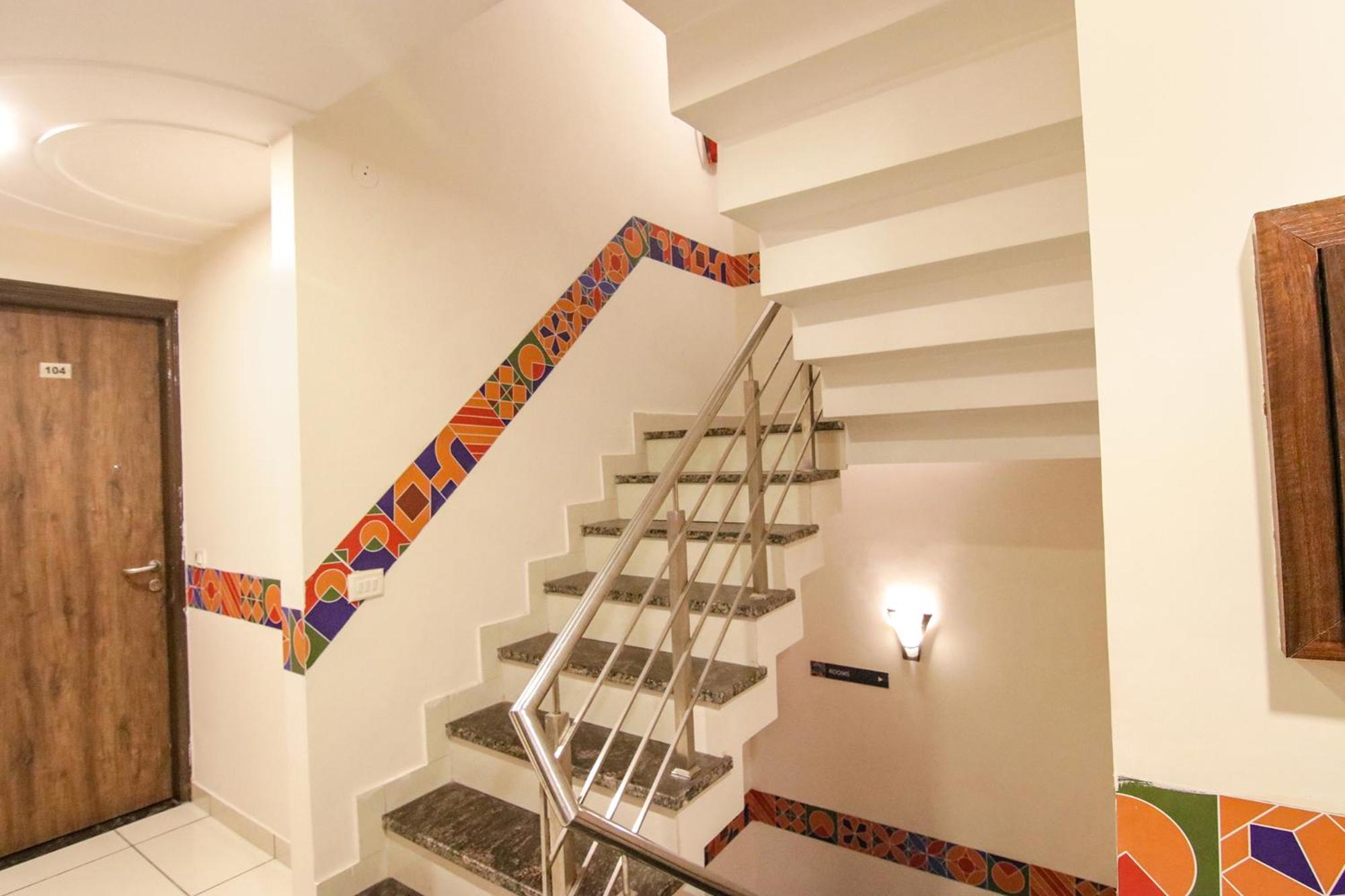 Hotel Fabhotel Rosewood 3*