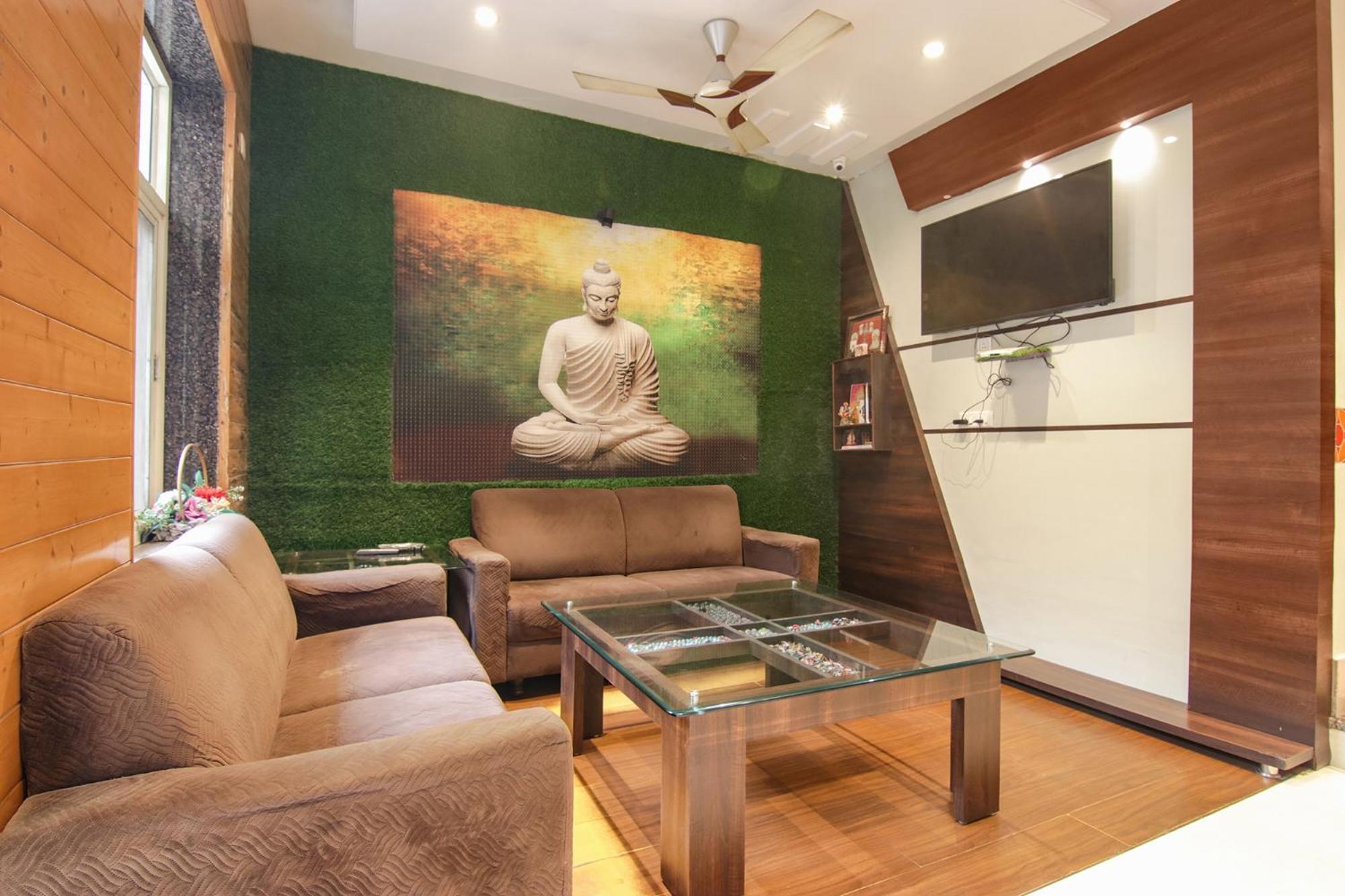 Hotel Fabhotel Rosewood 3*