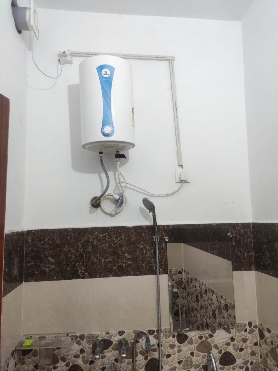 Bed & Breakfast Roop Niwas