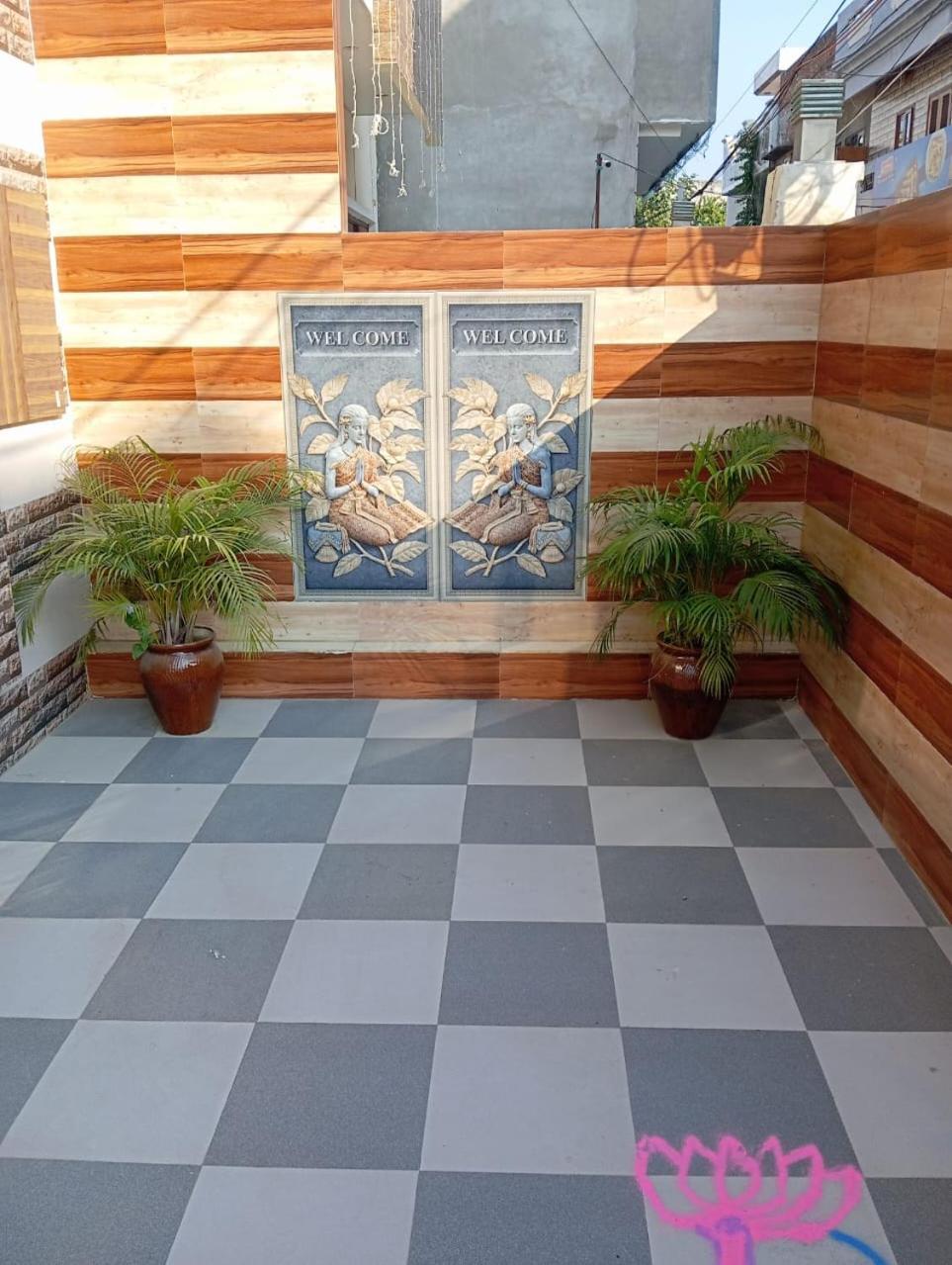 Bed & Breakfast Roop Niwas *
