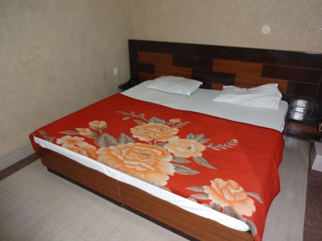 Bed & Breakfast Bharat Residency