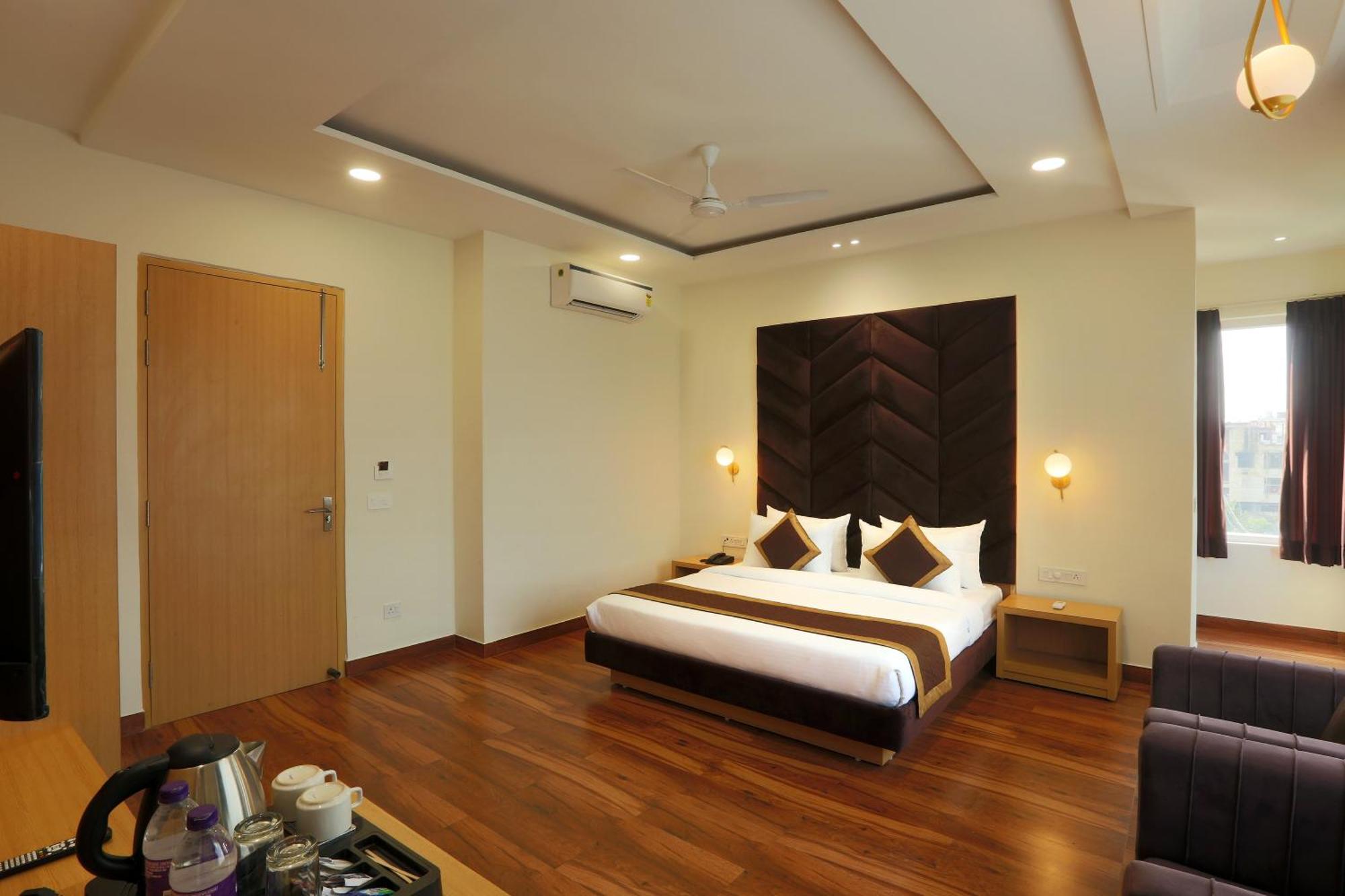 Regalia Grand By Delight Hotel 3*