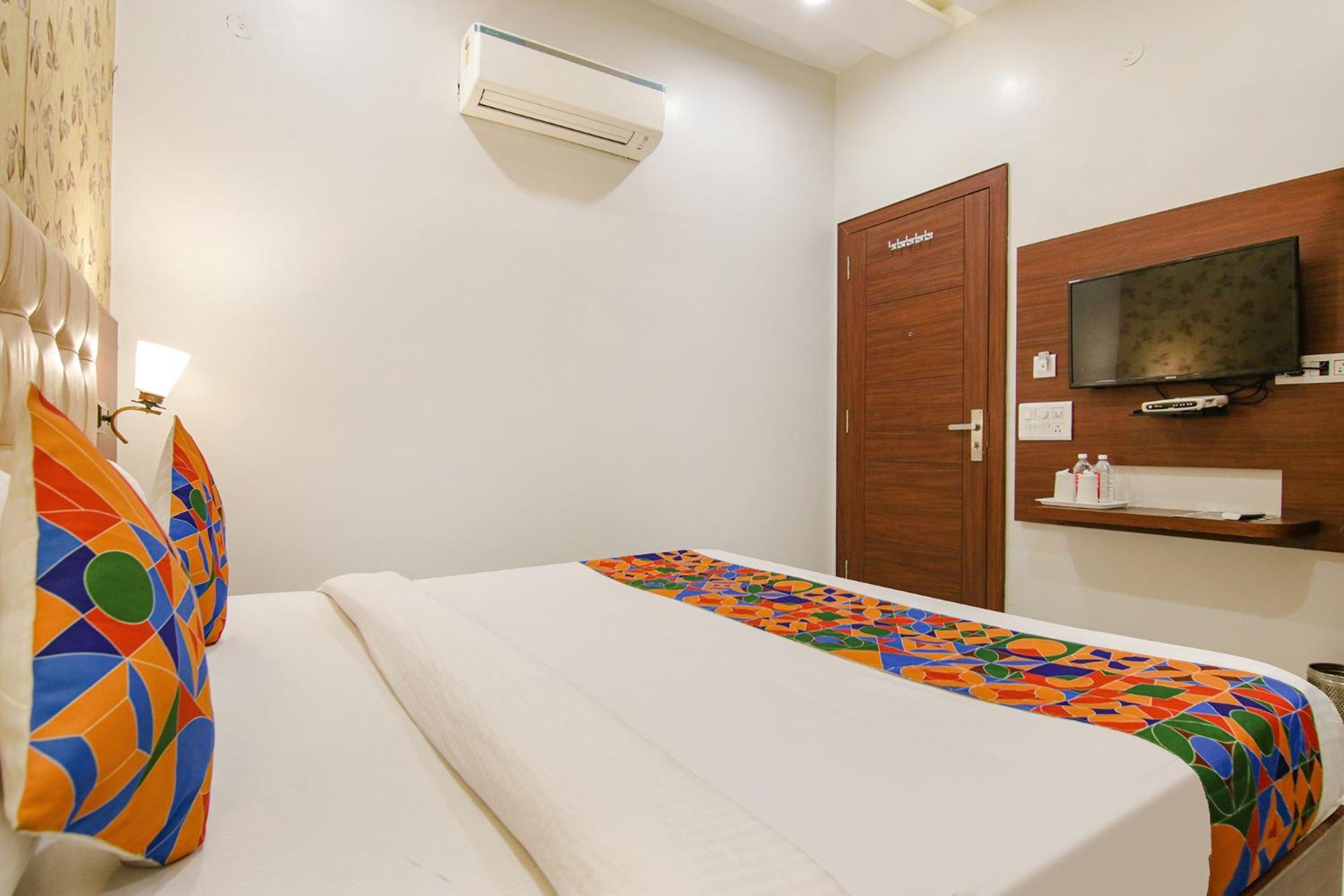 Fabhotel Golden City