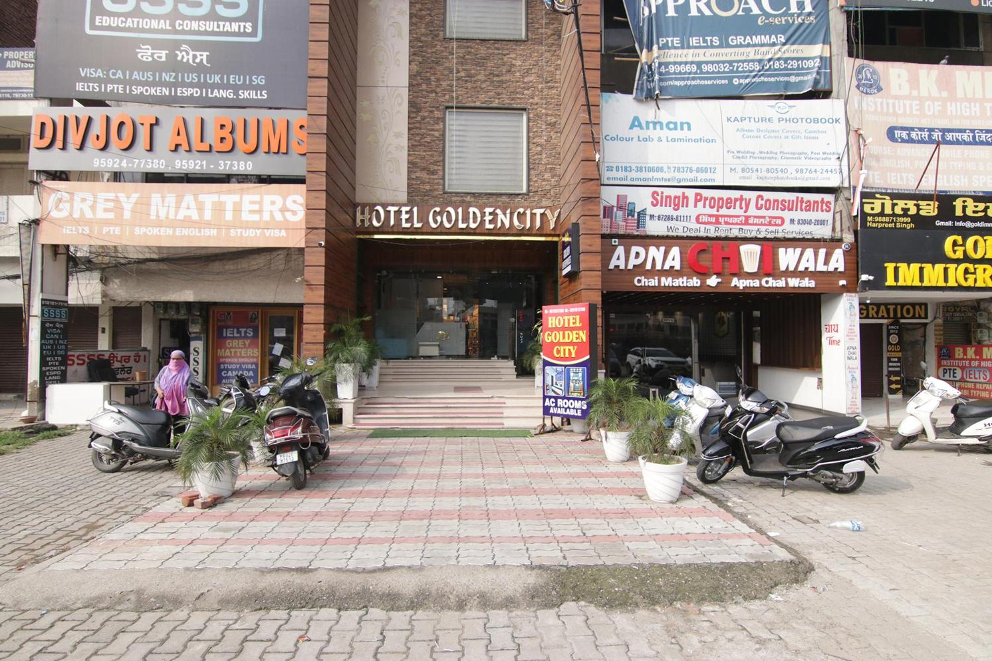 Fabhotel Golden City Hotel