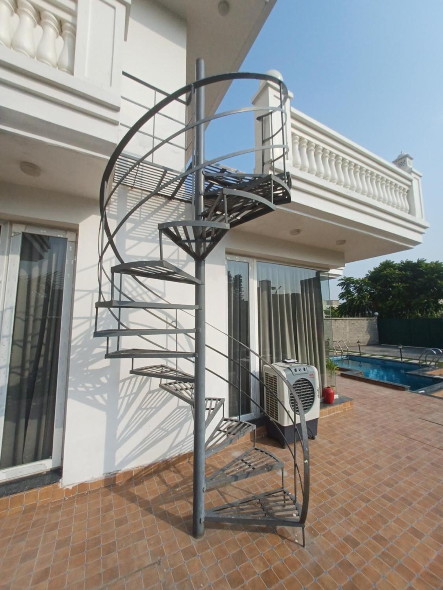 Greystone Villa: Luxurious Retreat With Pool And Entertainment Villa Amritsar