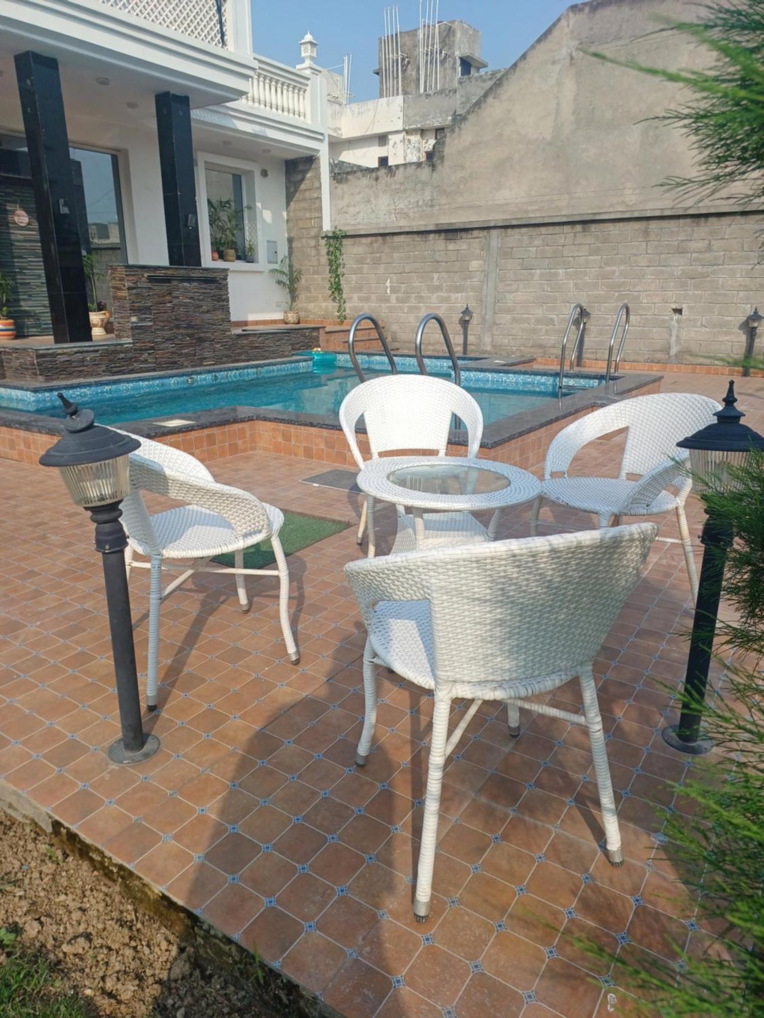 Greystone Villa: Luxurious Retreat With Pool And Entertainment *