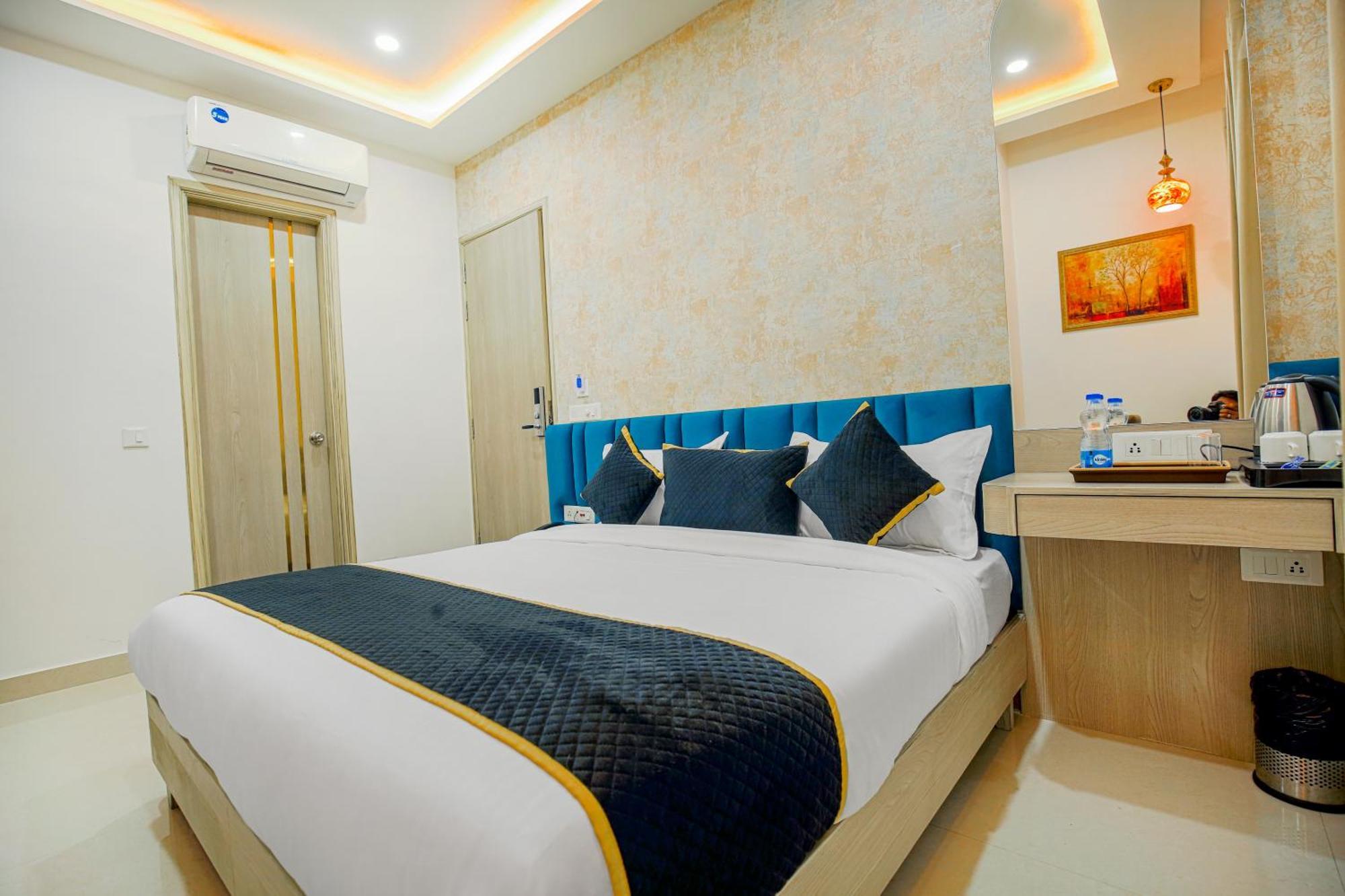 Golden Hotel