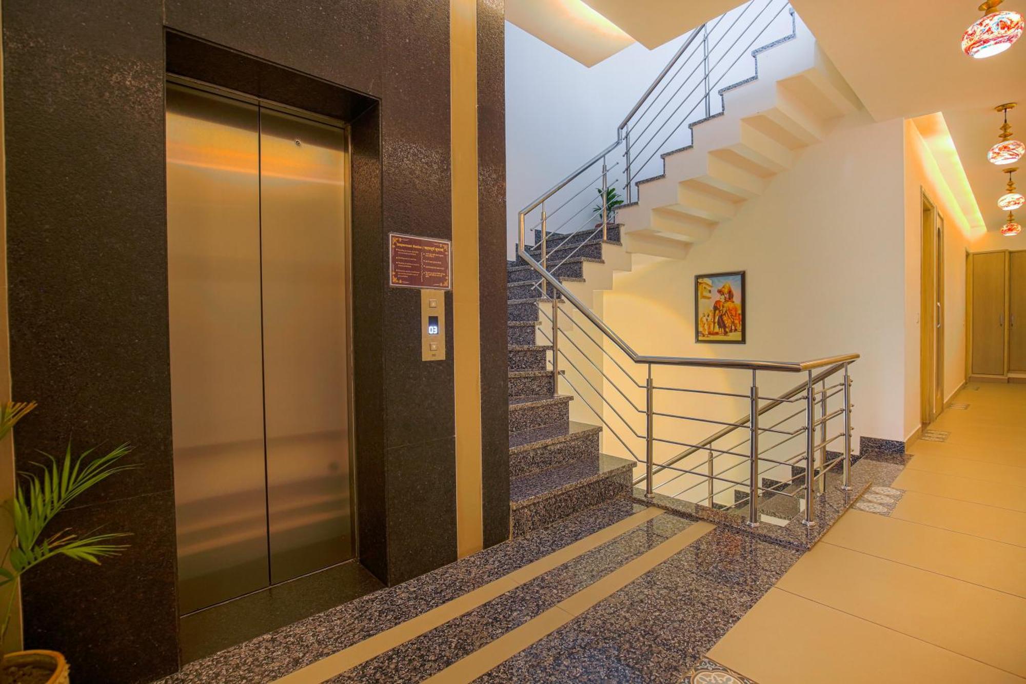 Golden Hotel