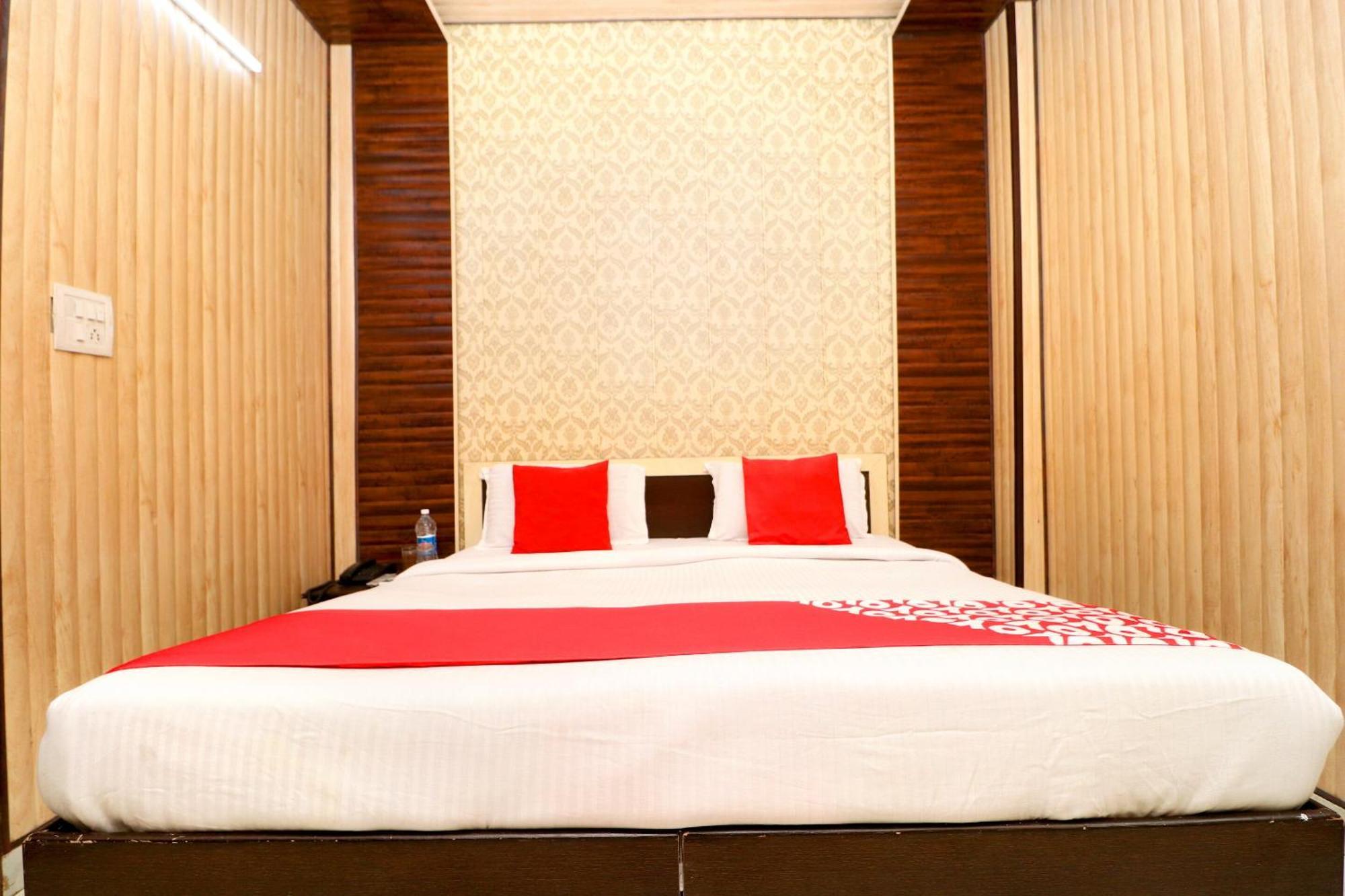 Hotel Oyo Apple Wood Amritsar