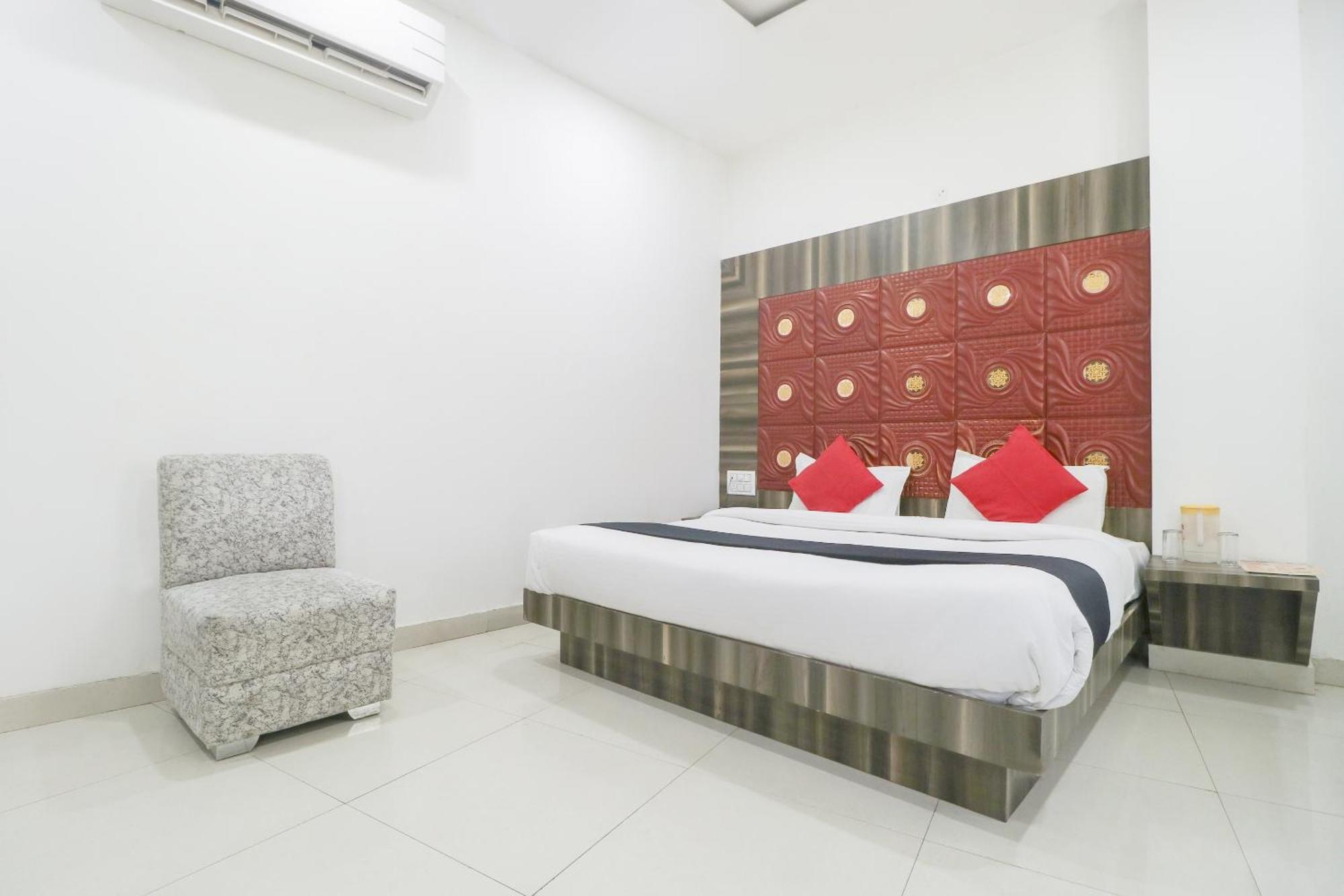 Oyo 77326 Hotel Royal View