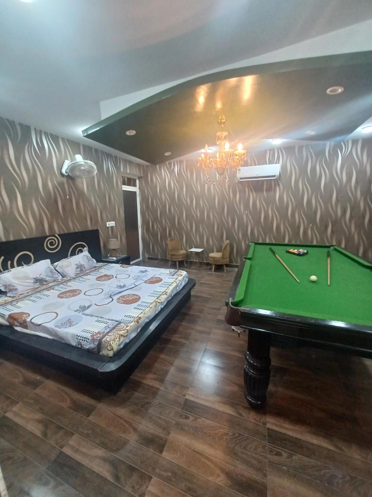Greystone Villa: Luxurious Retreat With Pool And Entertainment Villa Amritsar