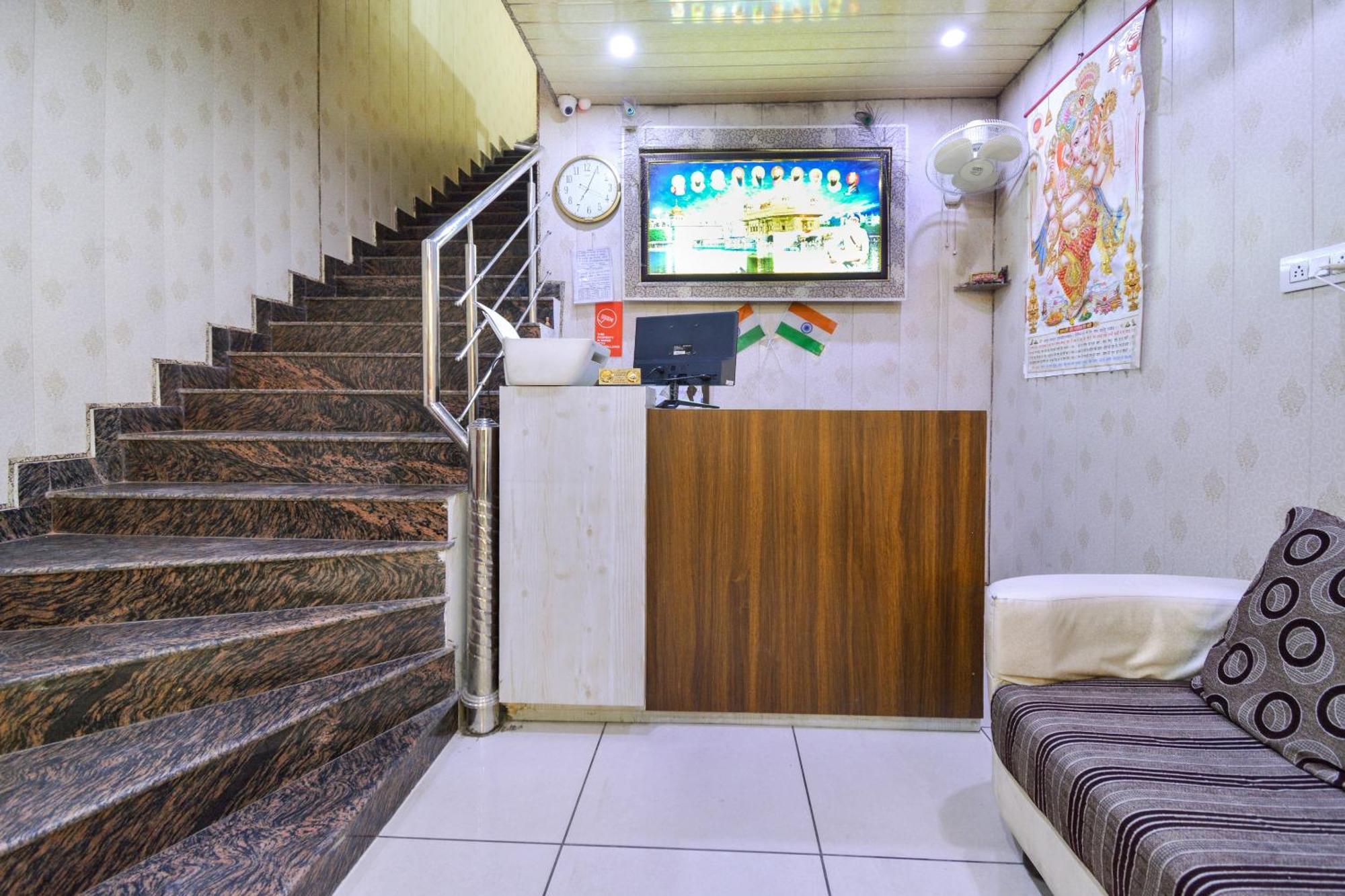 Oyo Flagship G.s Hotel