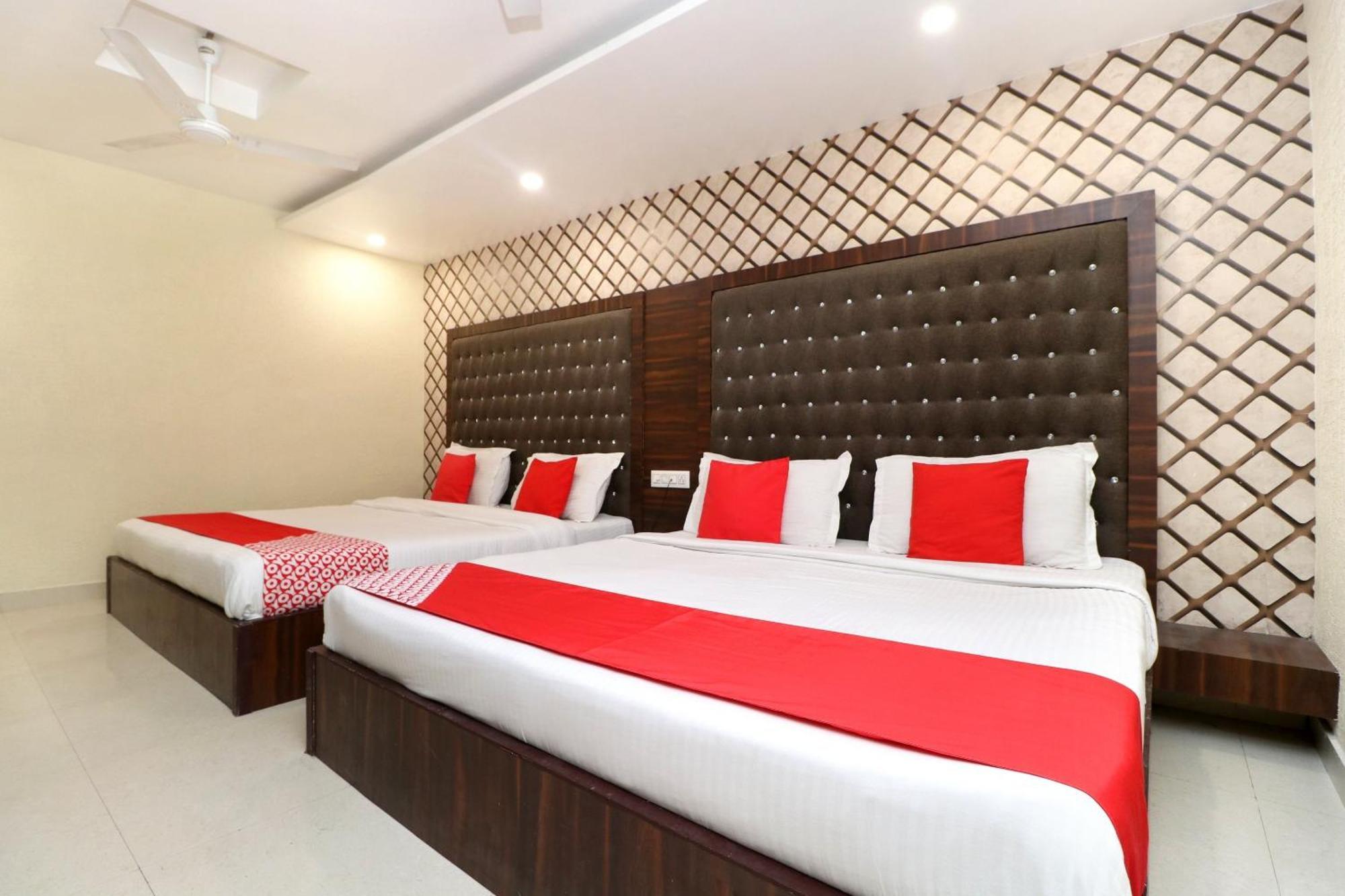 O Azaad Lifestyle Hotel 3*
