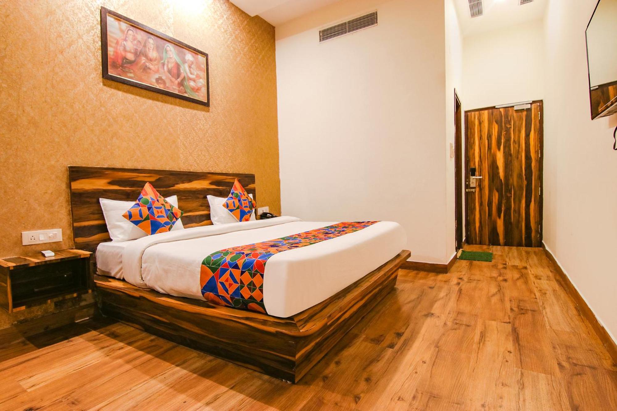 Fabhotel Sallow Grand Hotel