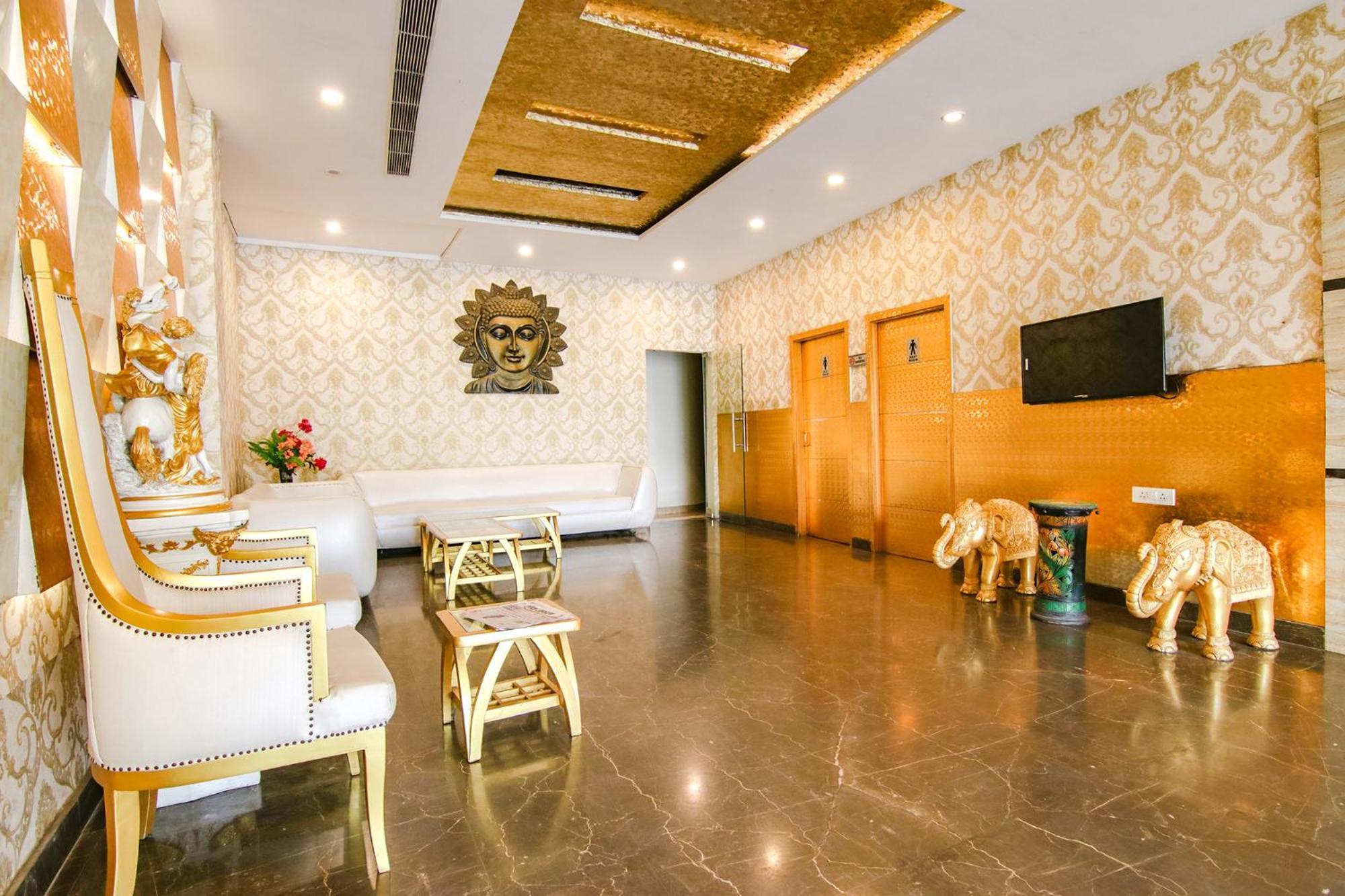 Fabhotel Sallow Grand Hotel 3*