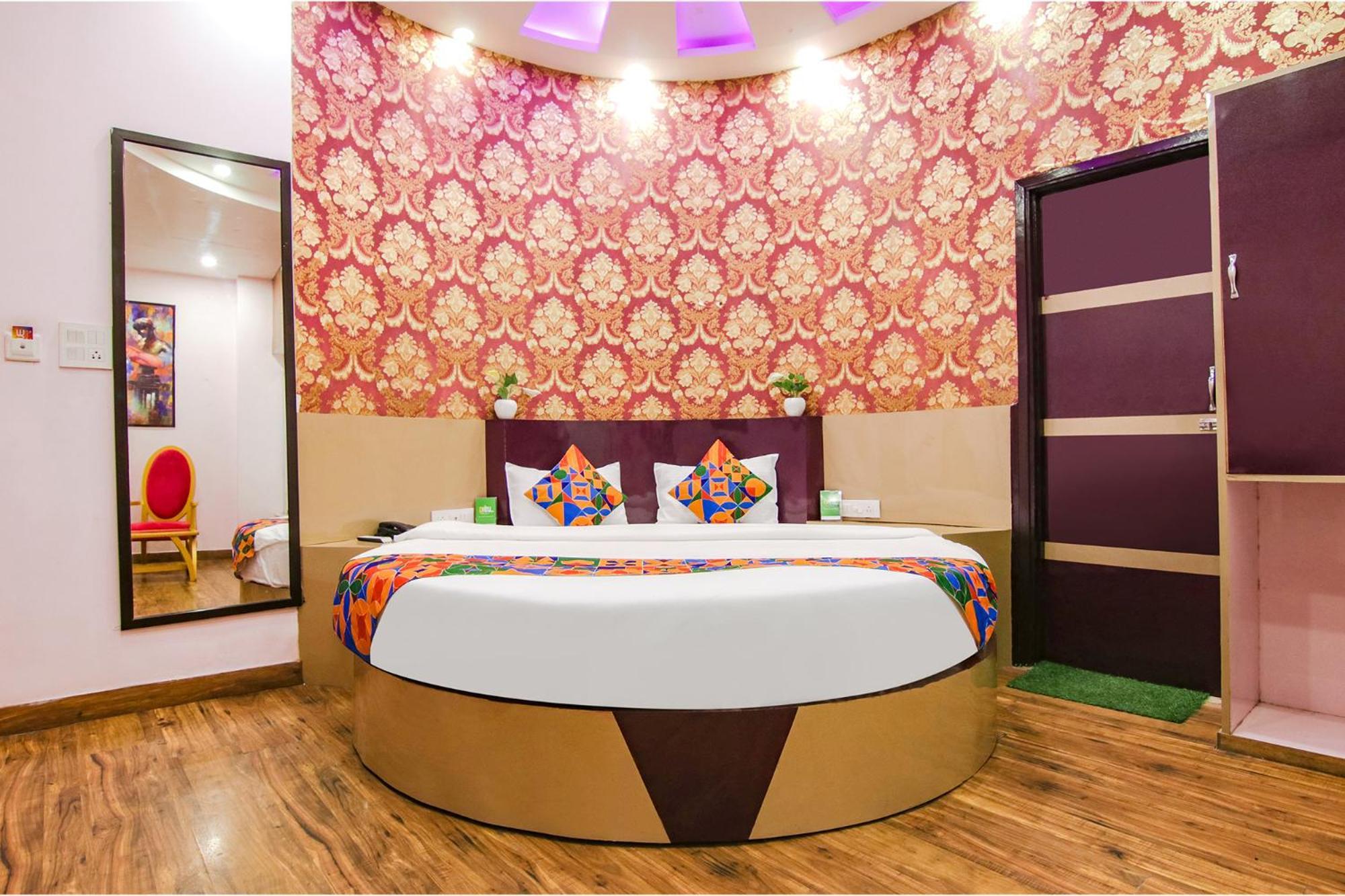 Fabhotel Sallow Grand
