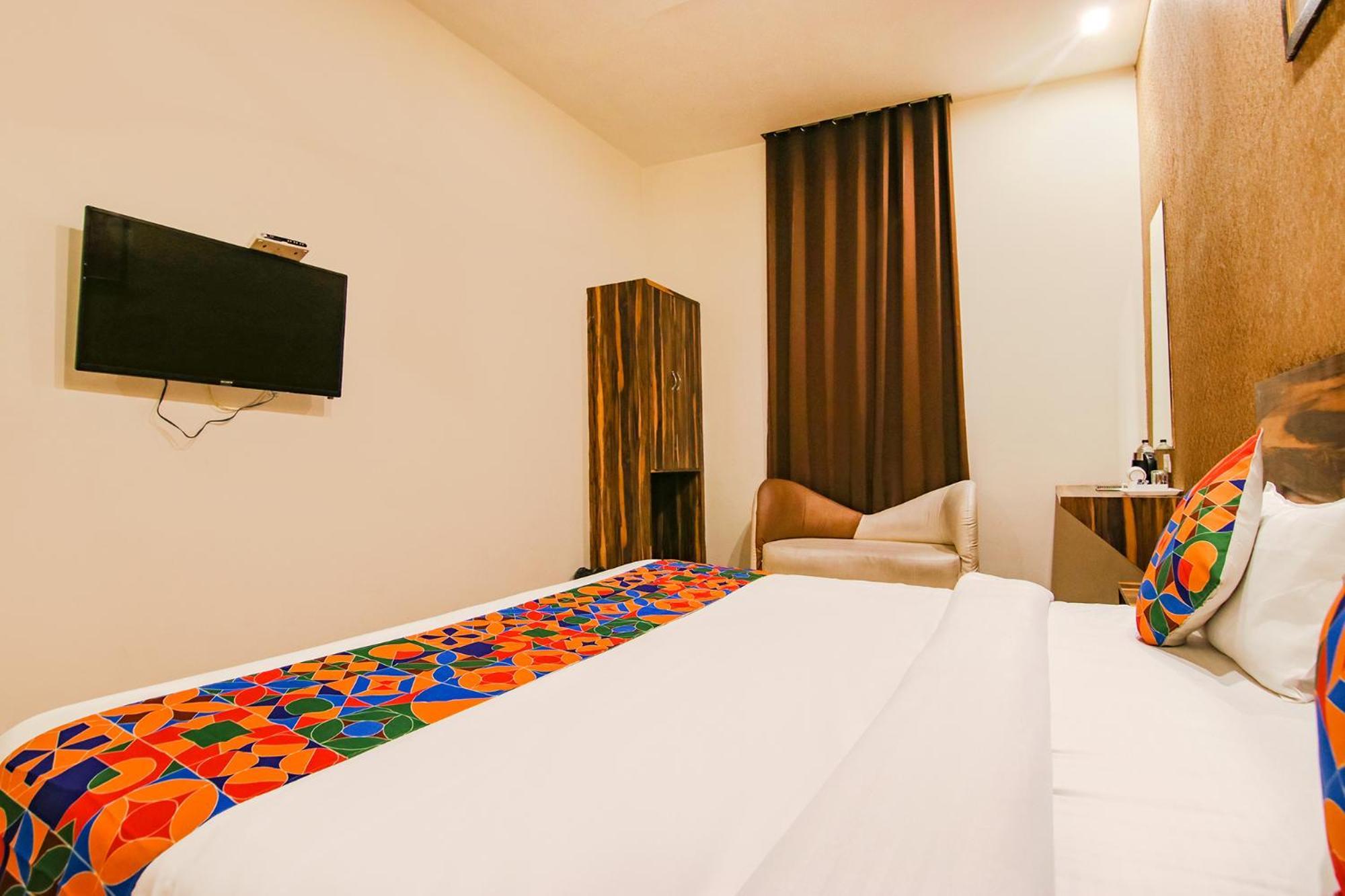 Fabhotel Sallow Grand Hotel 3*