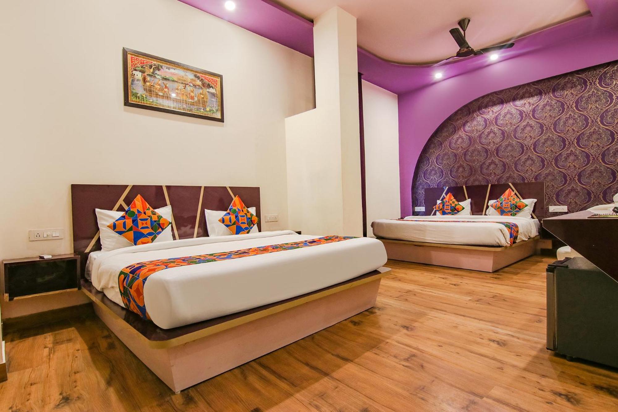 Hotel Fabhotel Sallow Grand