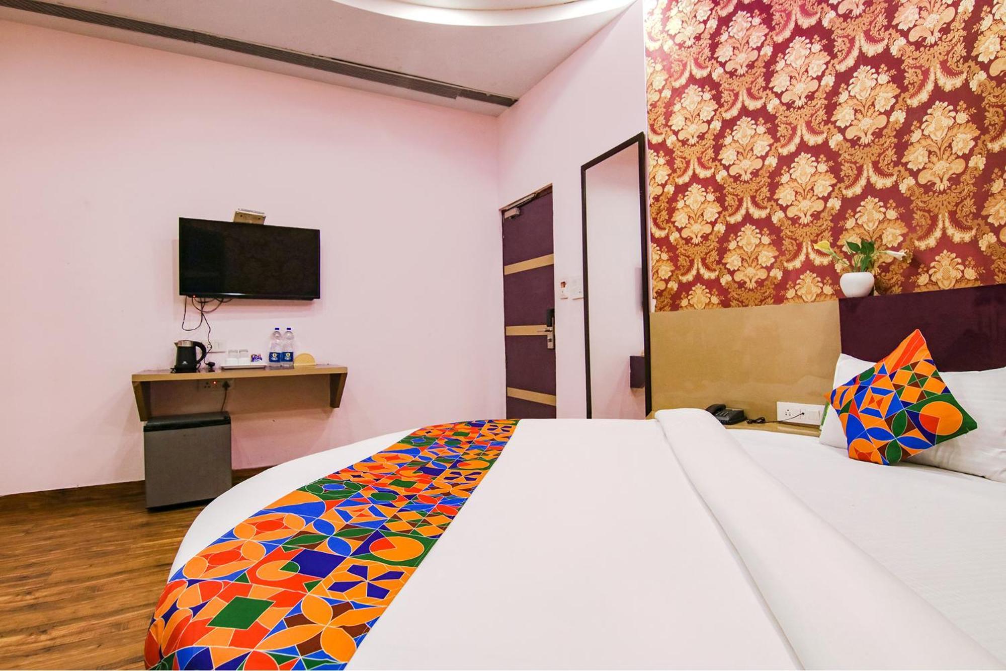 Fabhotel Sallow Grand