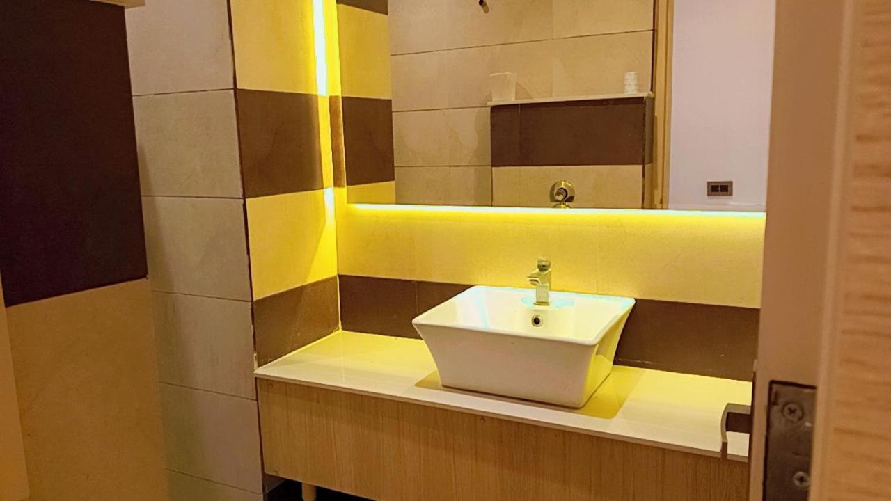 Hotel King's Way 3*