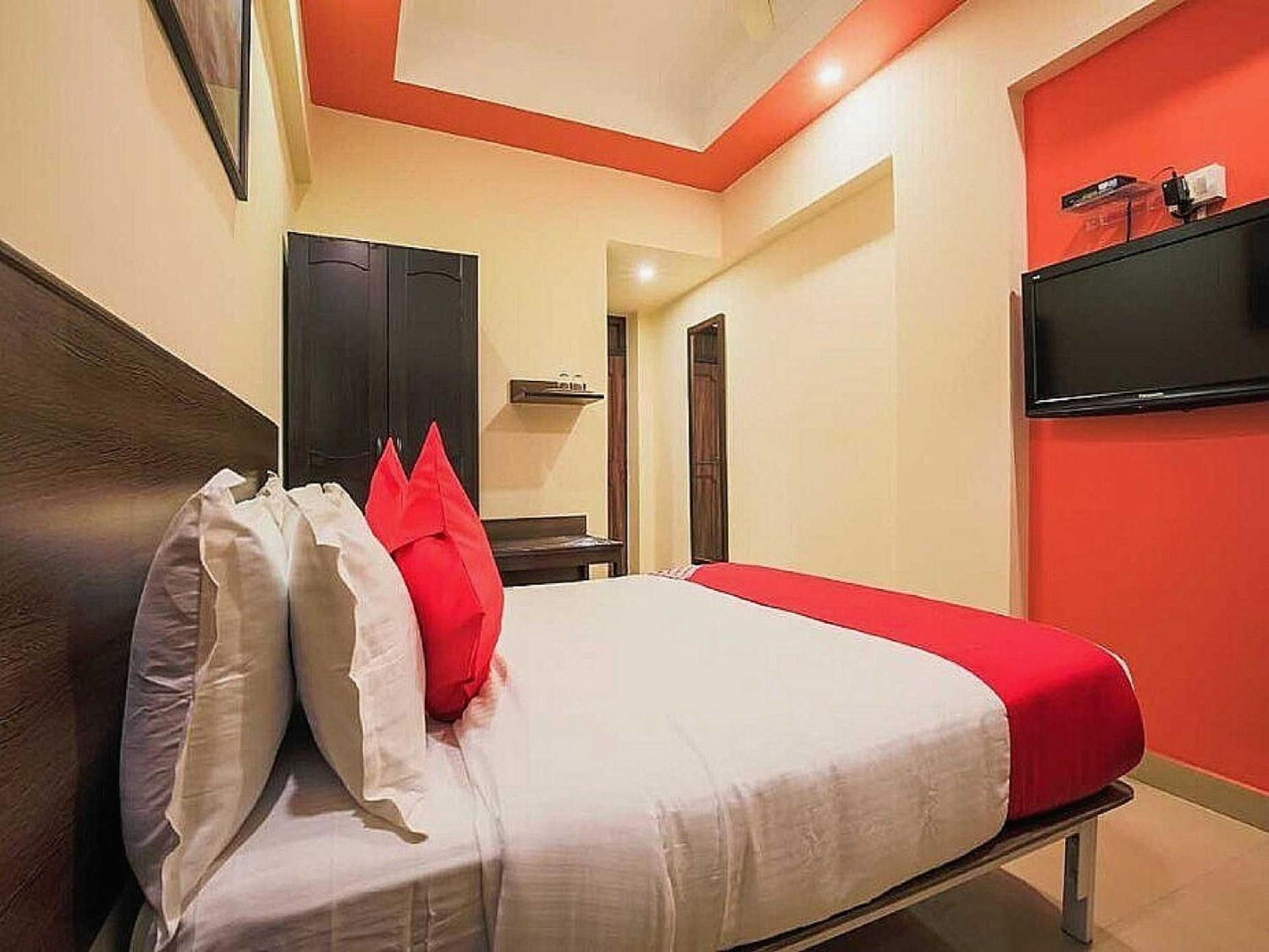 Hotel O Anand 4*