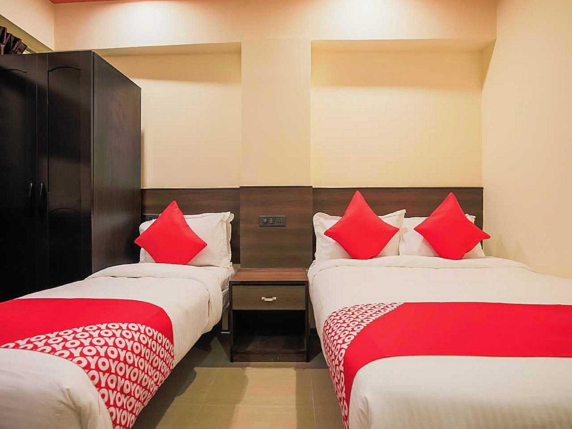 Hotel O Anand 4*