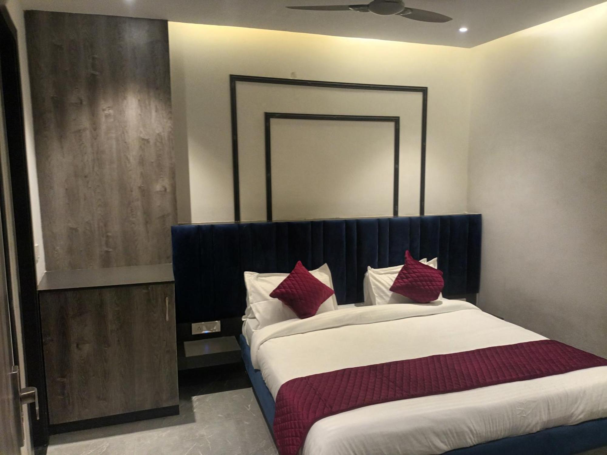 Oscar Hotel 3*