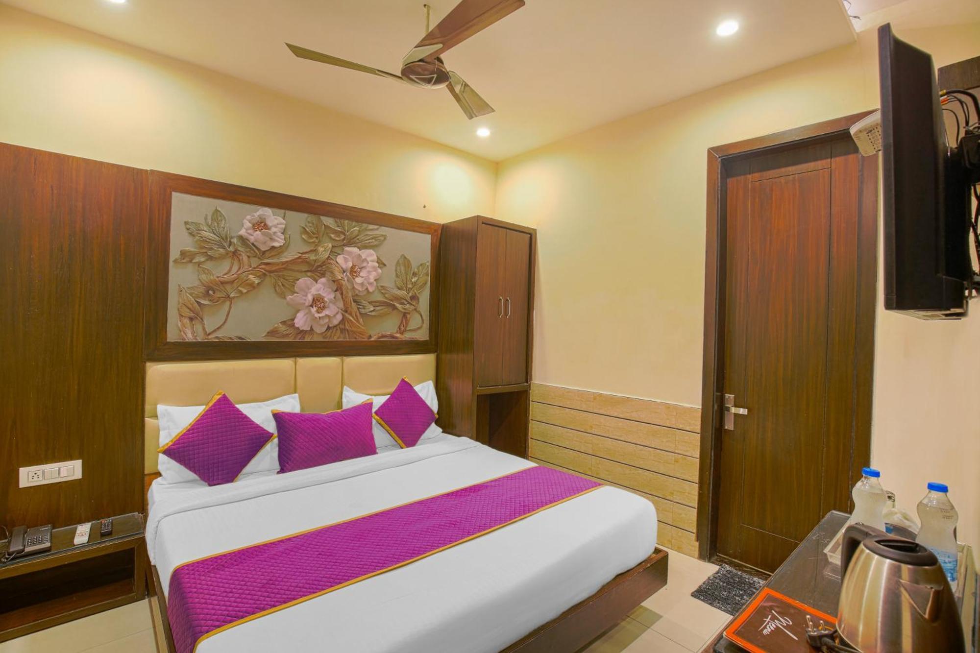 Crown, 3* Amritsar
