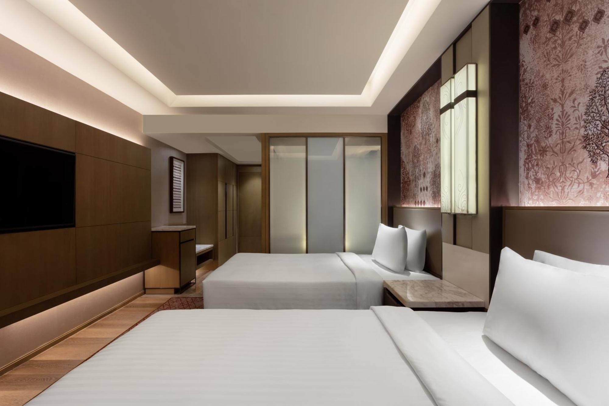 Courtyard By Marriott Hotel 5*