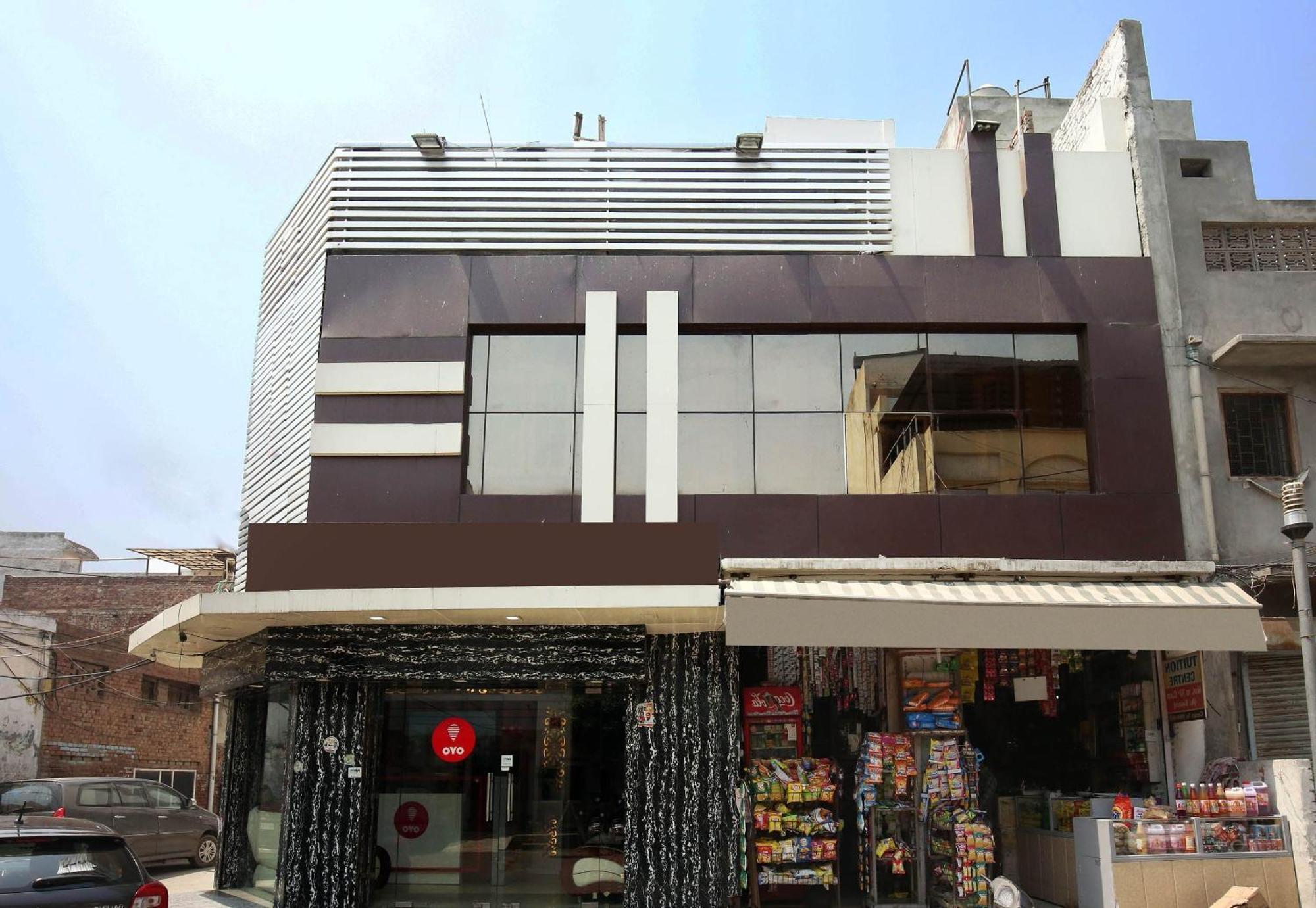 O Rich Hotel