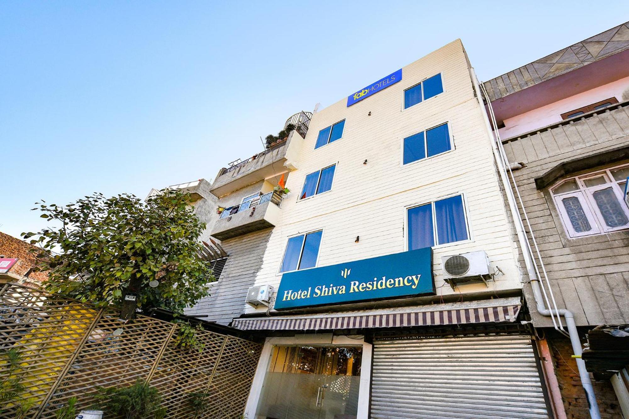 Fabhotel Shiva Residency 3*