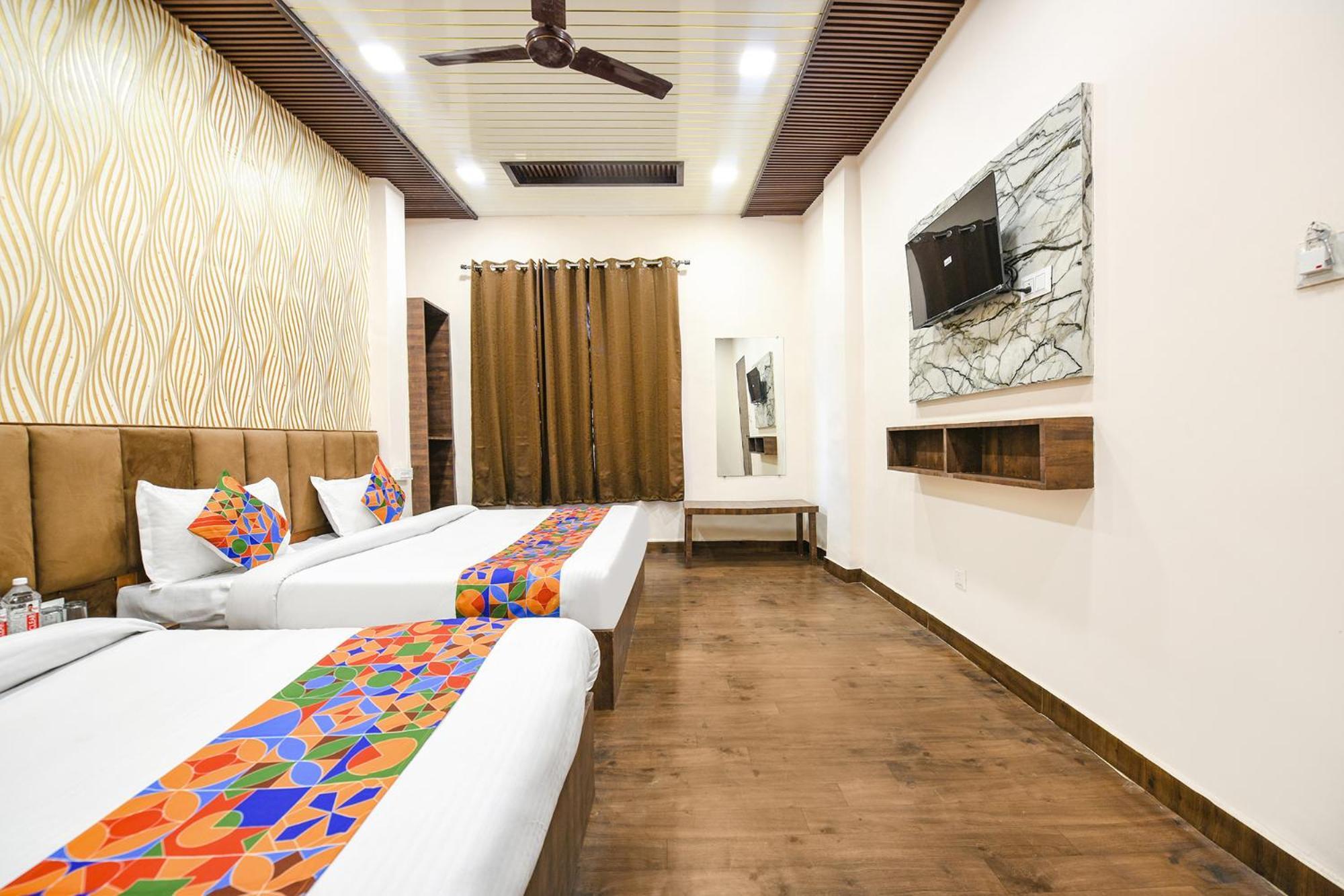 Hotel Fabhotel Shiva Residency 3*