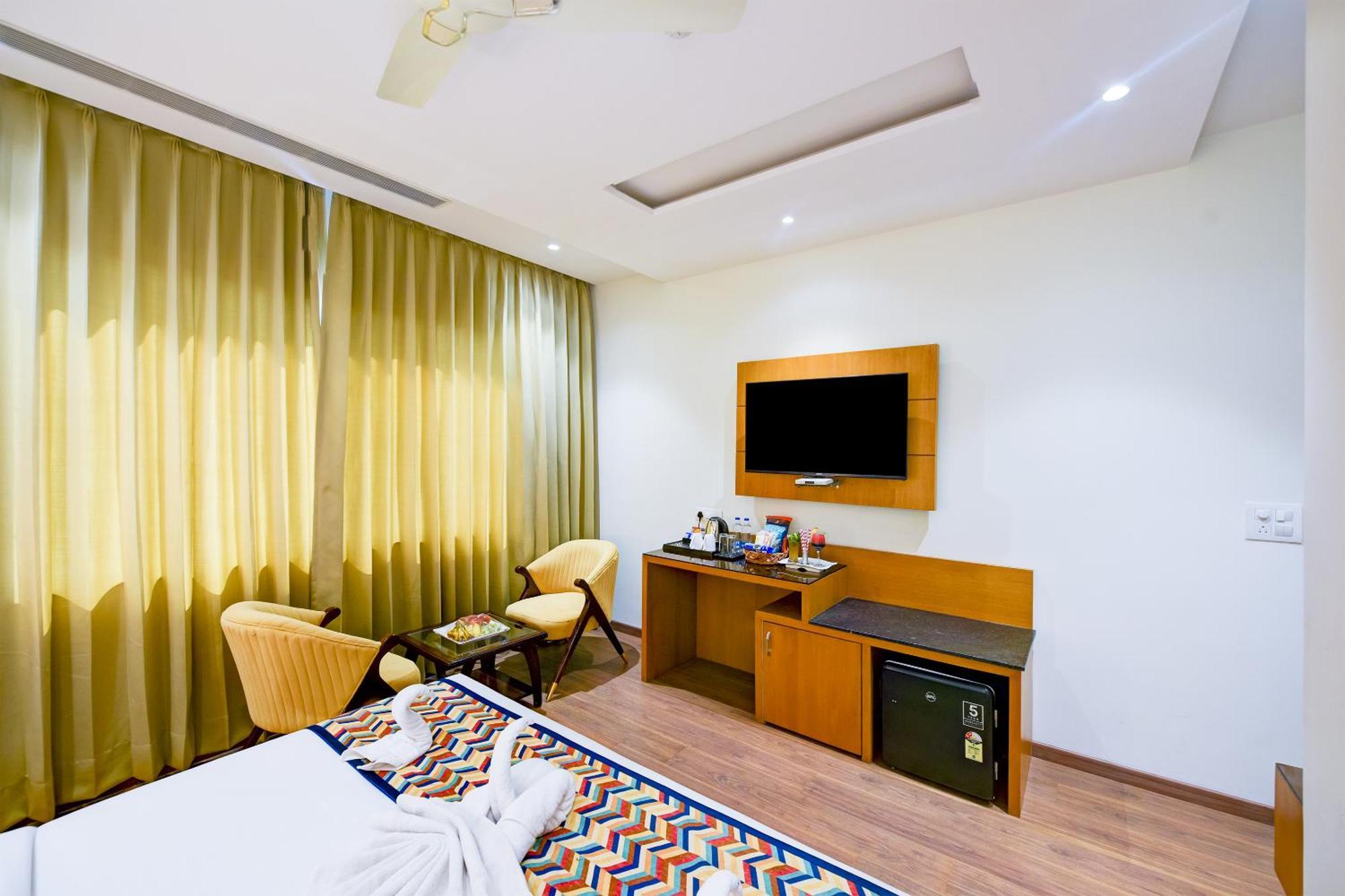 Classio Royale By Io Near Golden Temple