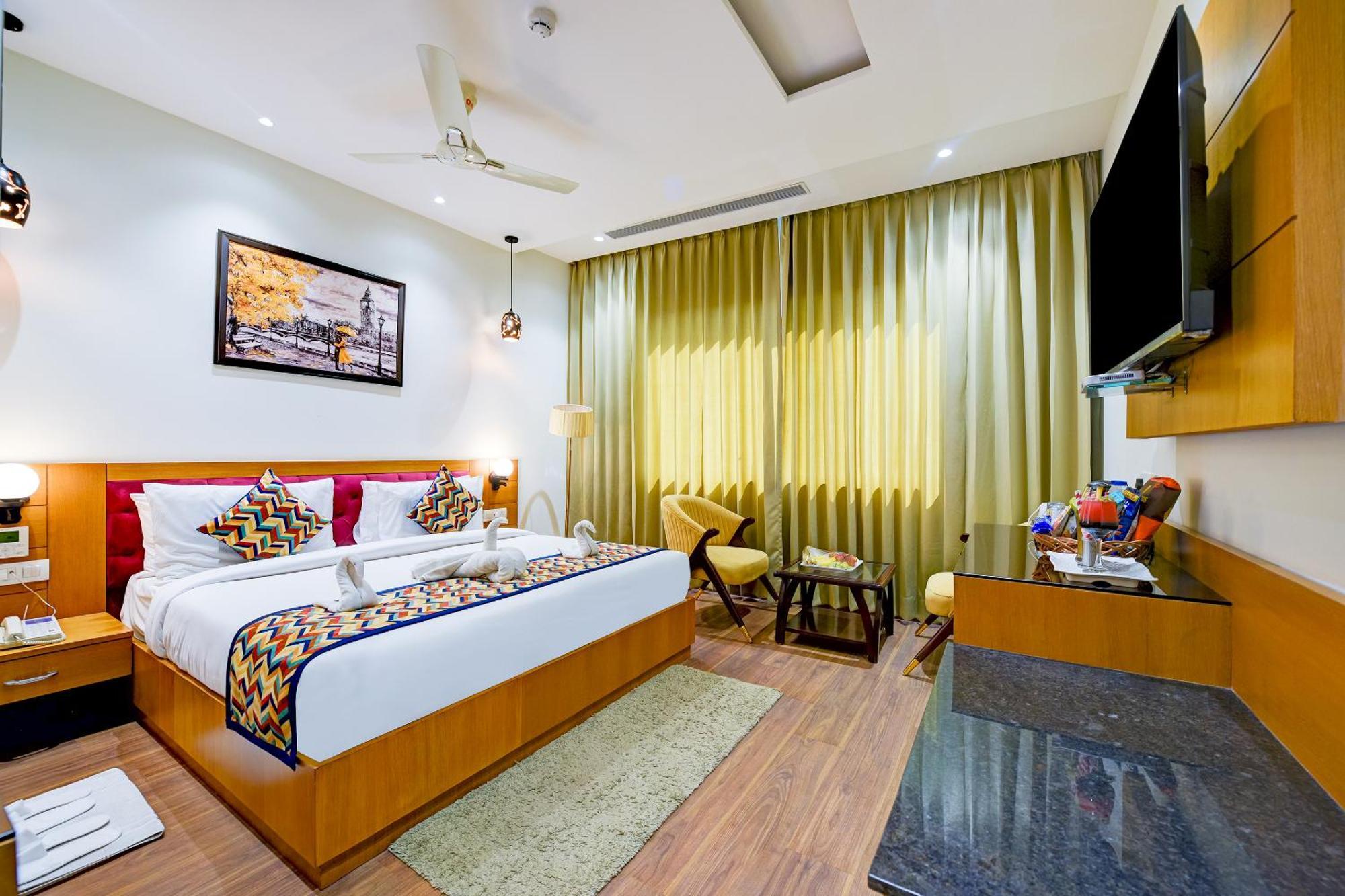 Classio Royale By Io Near Golden Temple Hotel