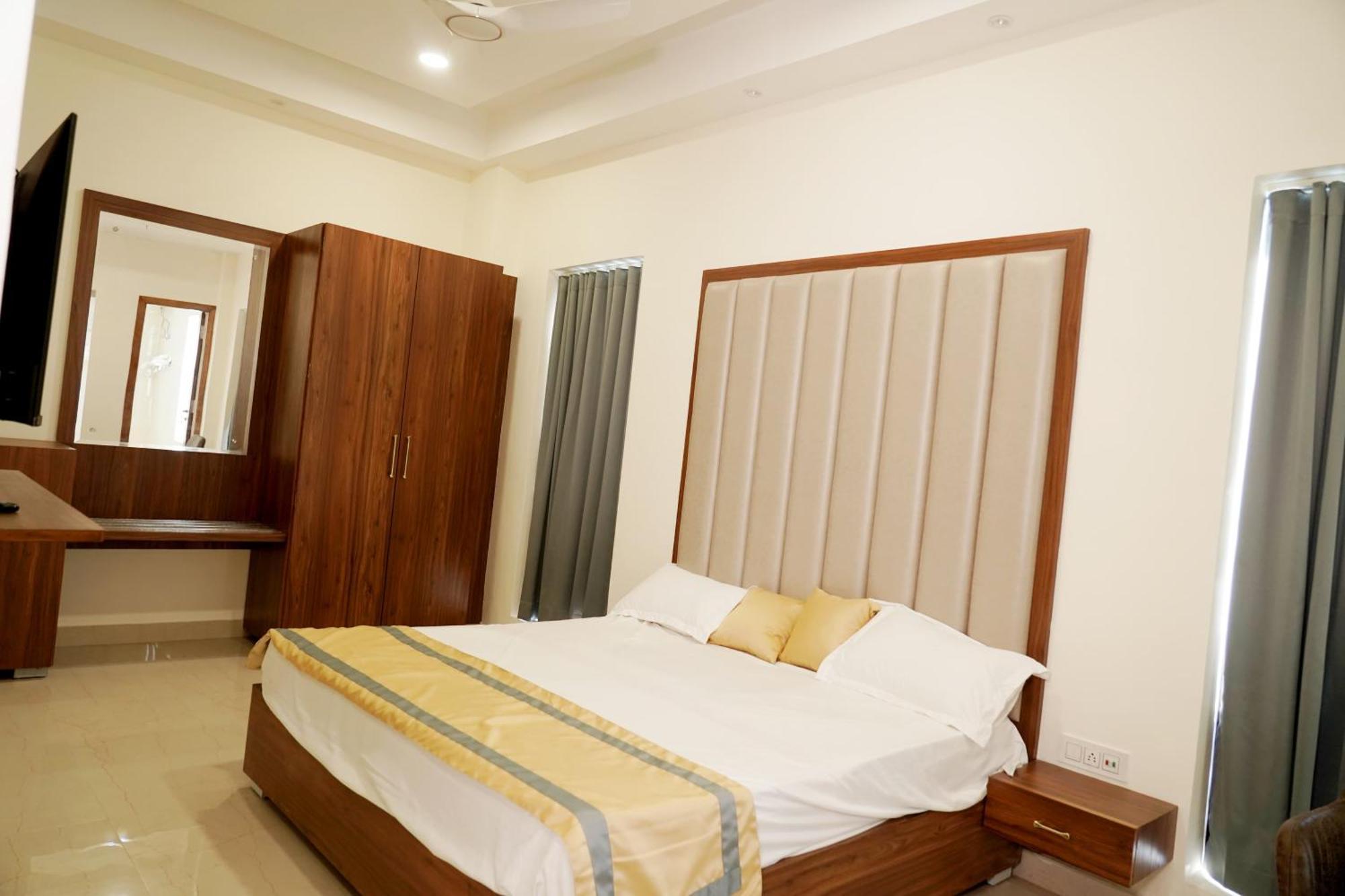 Mbs Banquets Amritsar