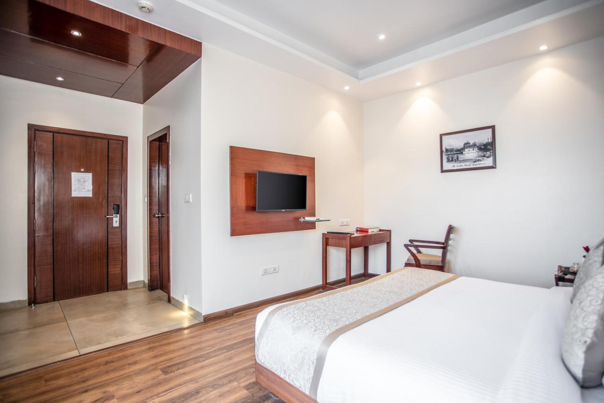 Hotel Amritara Sadka Amritsar