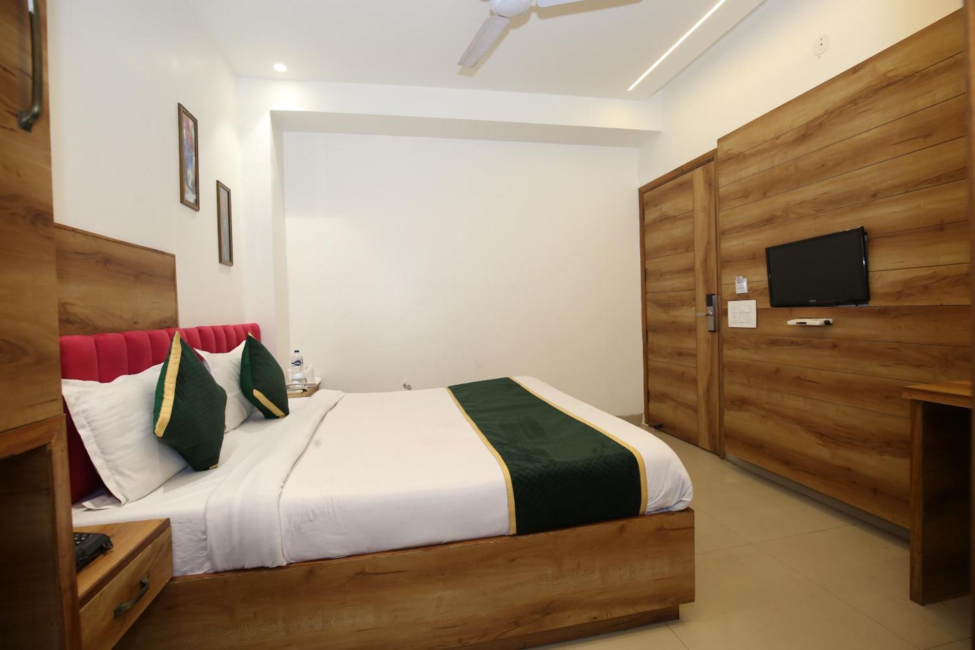 Rv Regency Hotel