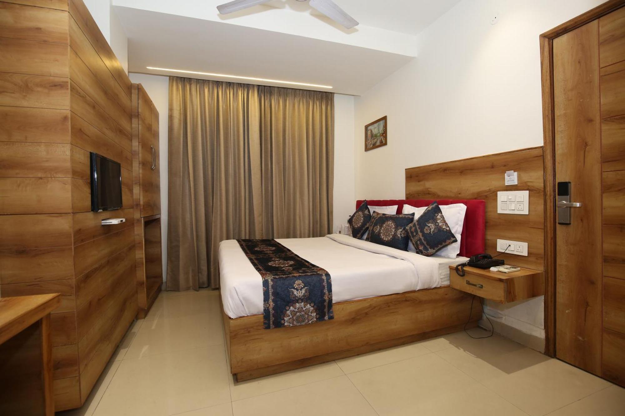 Hotel Rv Regency