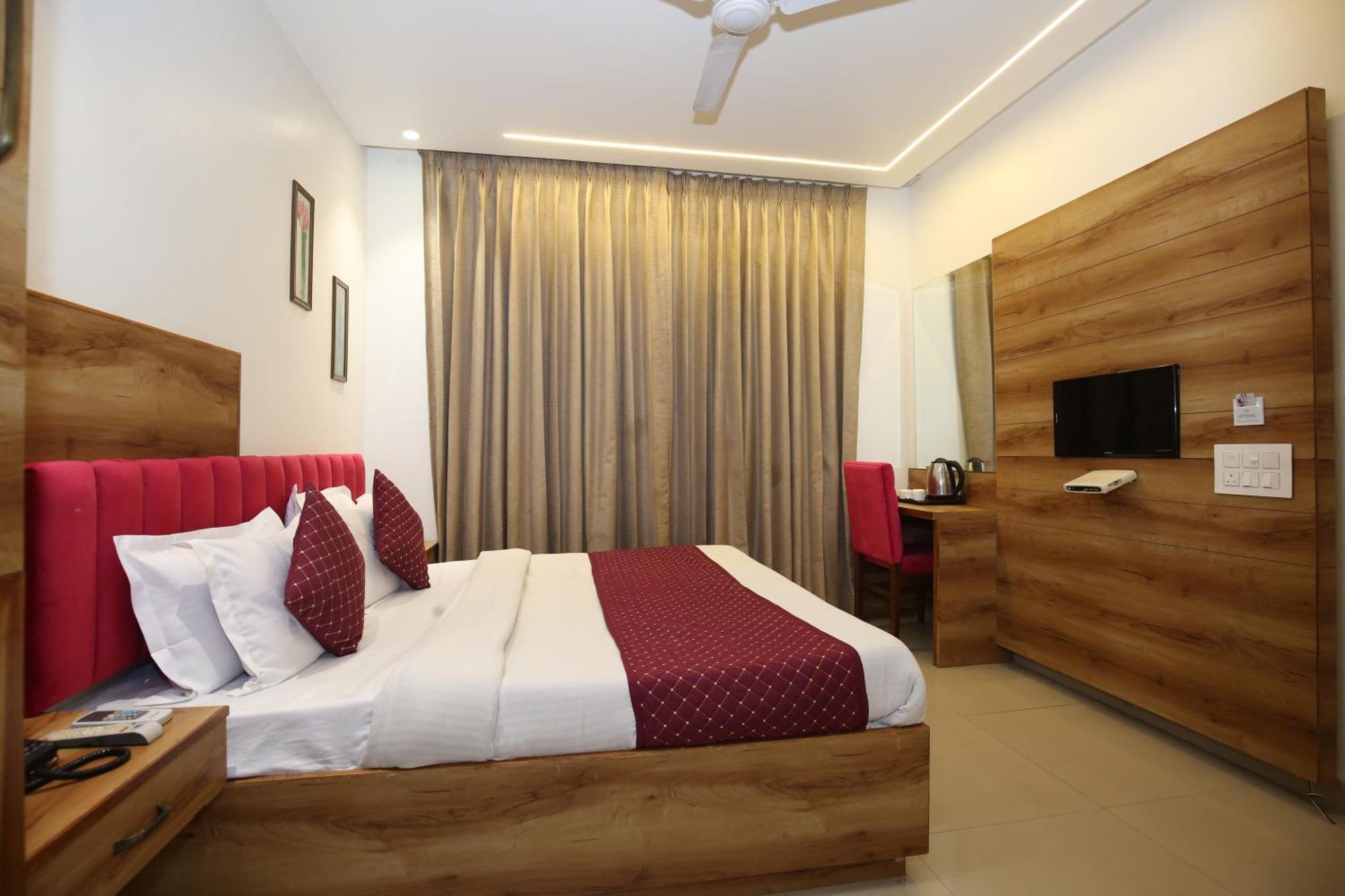 Hotel Rv Regency