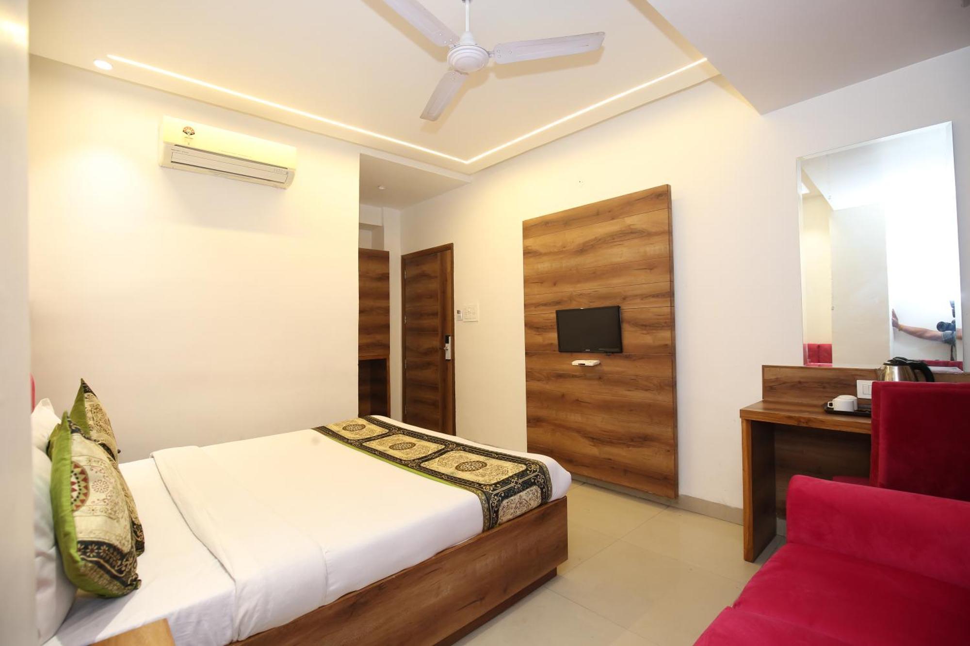 Rv Regency Hotel