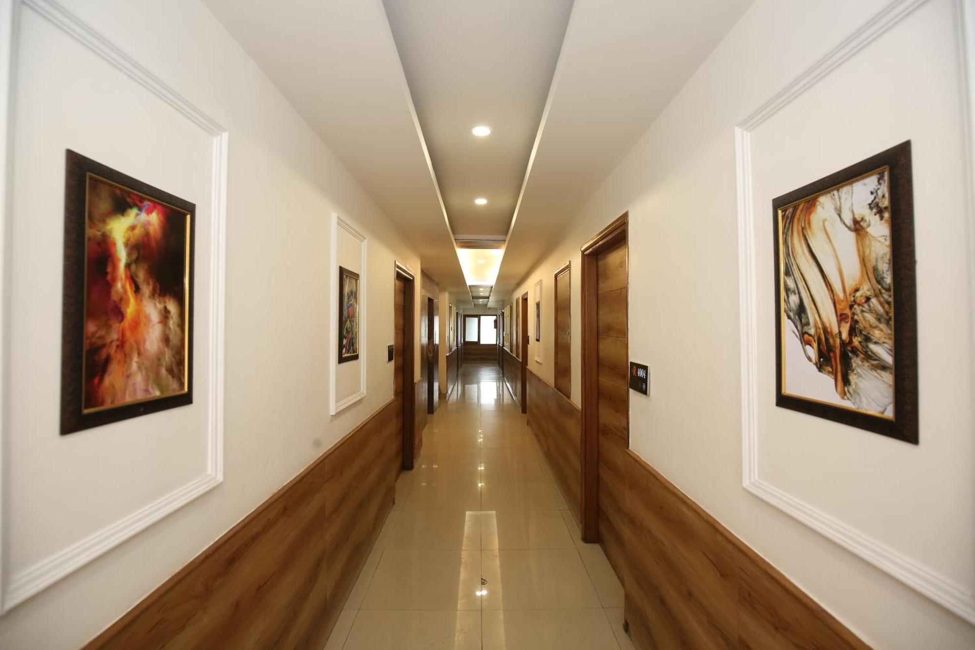Rv Regency Hotel 3*