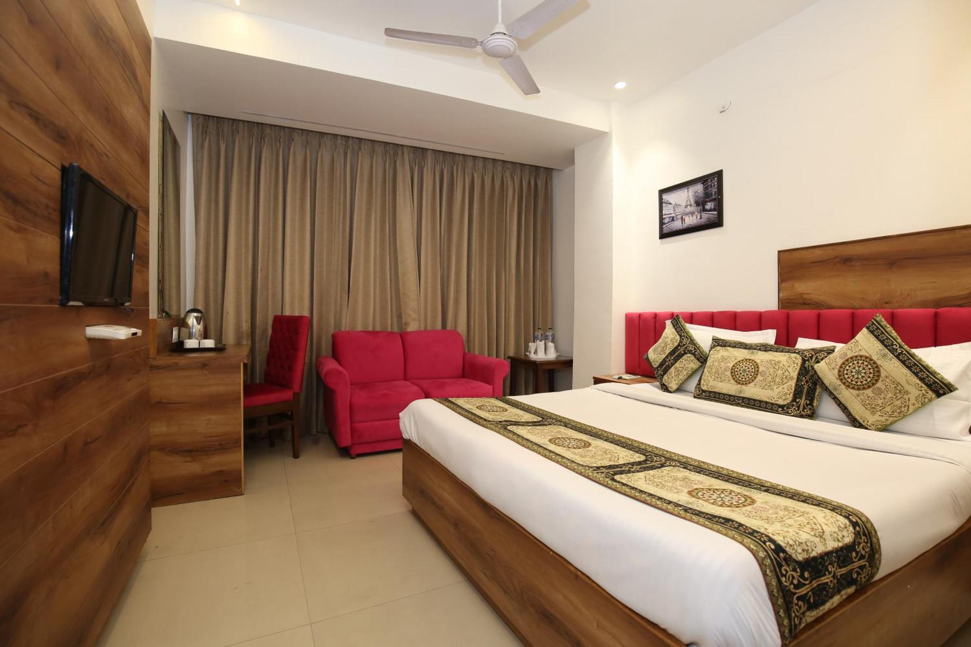 Rv Regency Hotel 3*
