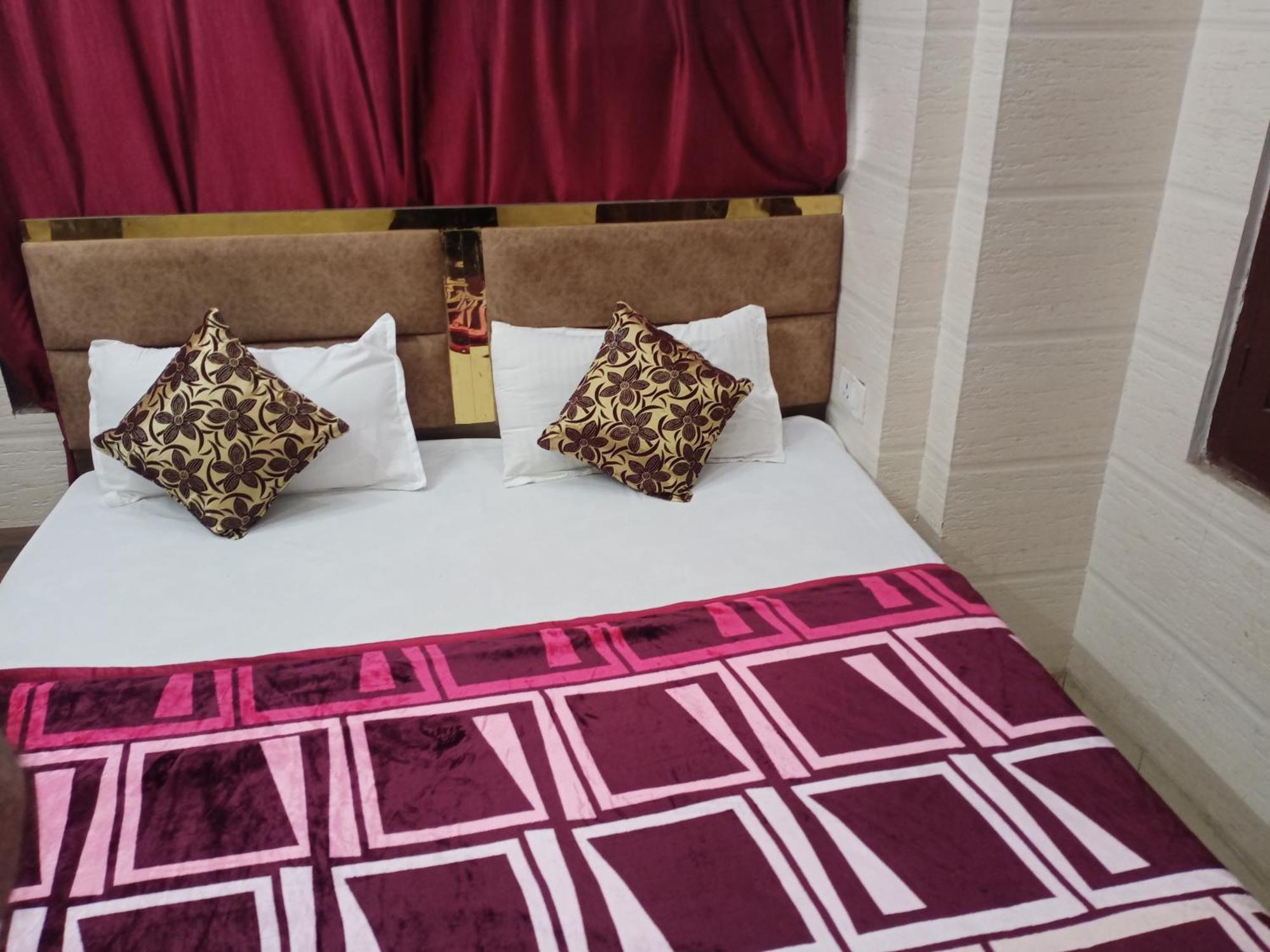 Arora * Amritsar