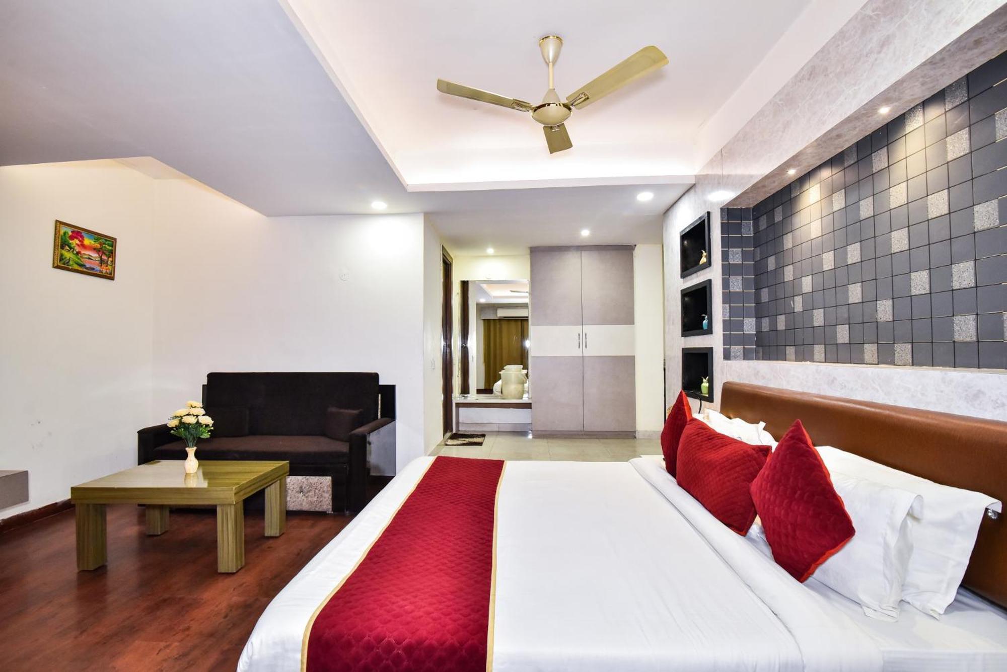 Hotel Pinaz Royale