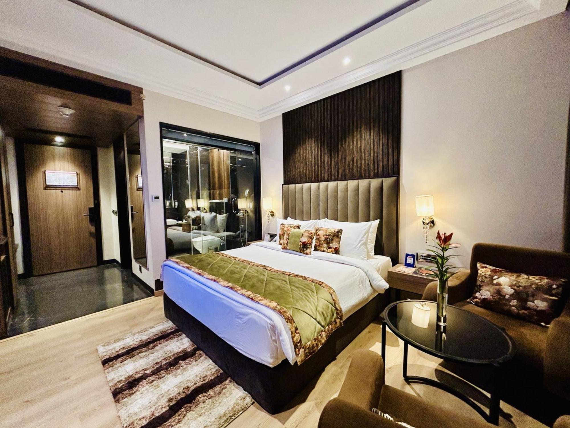 Fortune Ranjit Vihar, - Member Itc Hotels' Group 4*