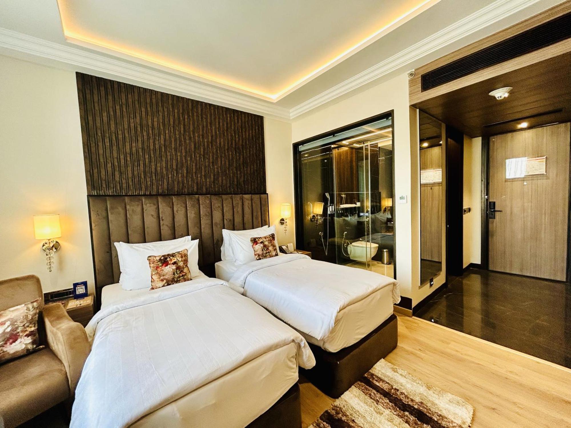Fortune Ranjit Vihar, - Member Itc Hotels' Group